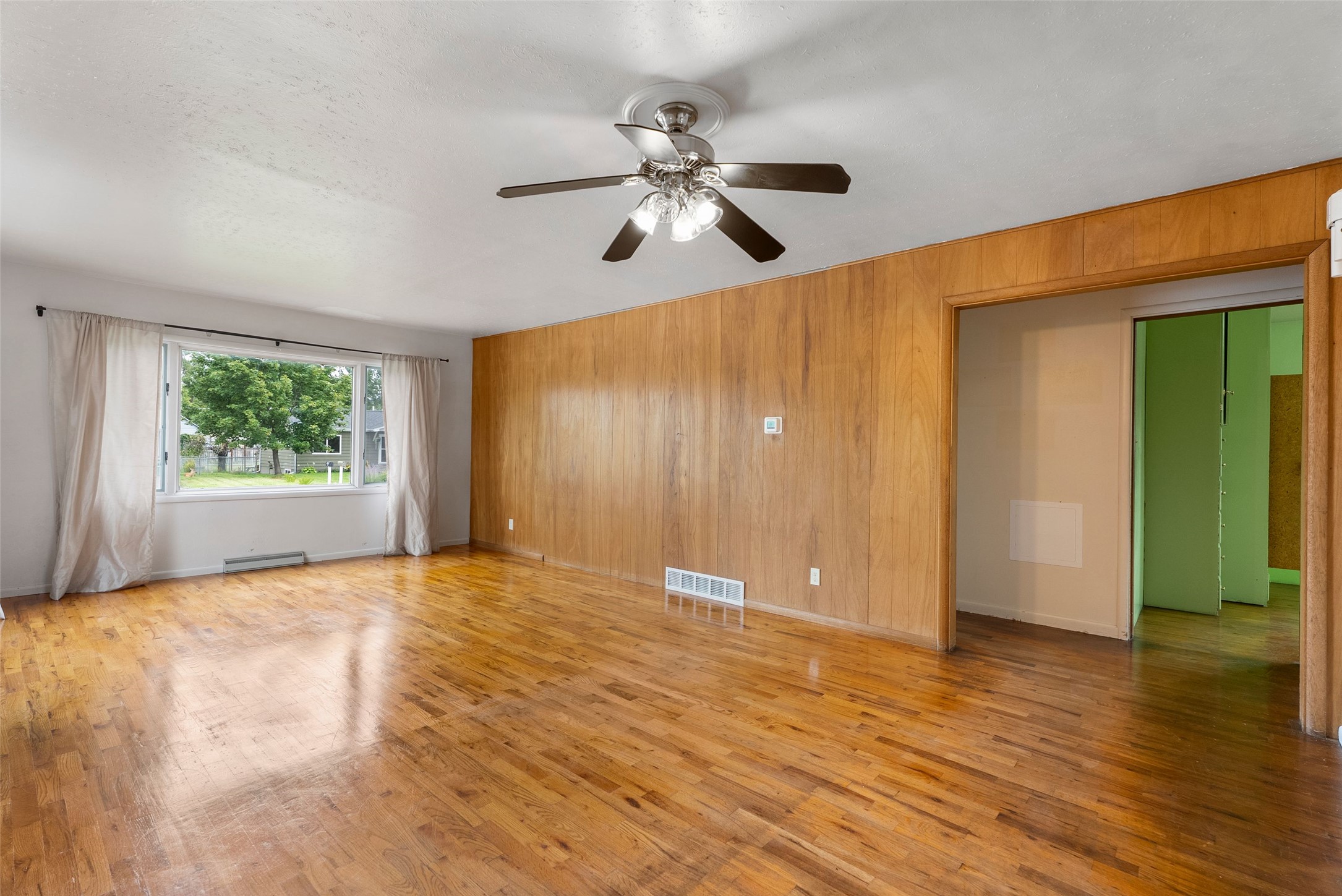2225 S 8th Street W