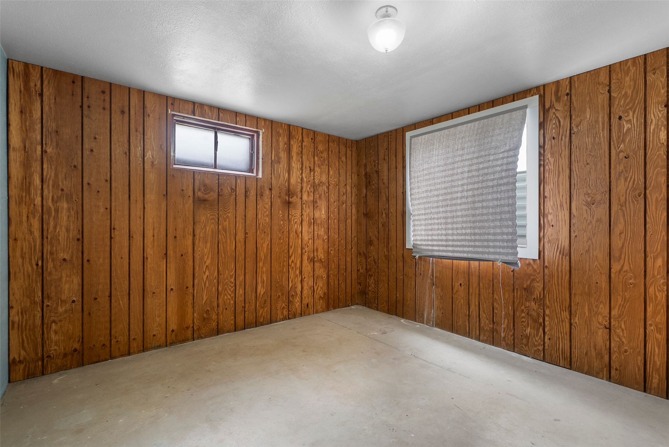 2225 S 8th Street W