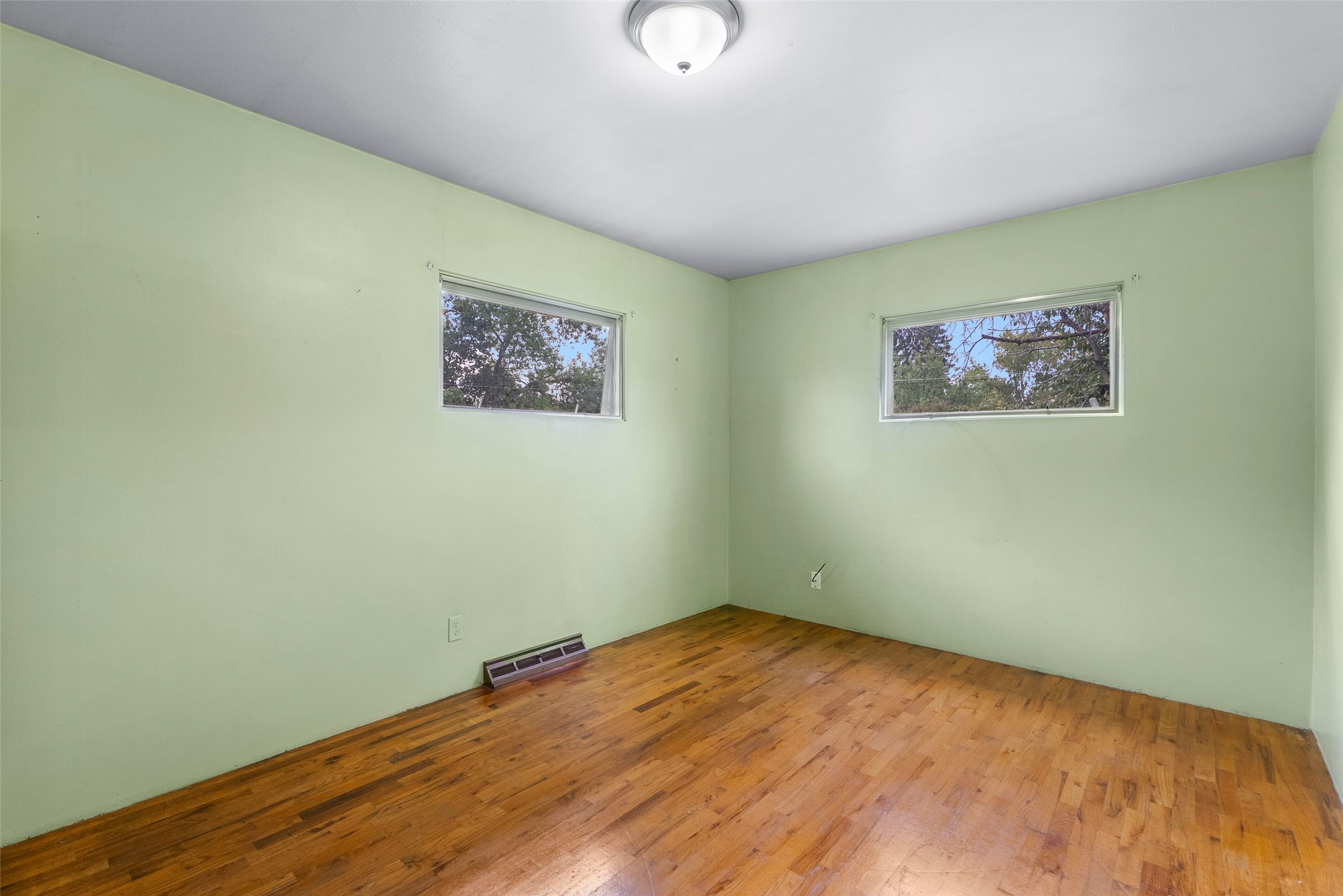 2225 S 8th Street W