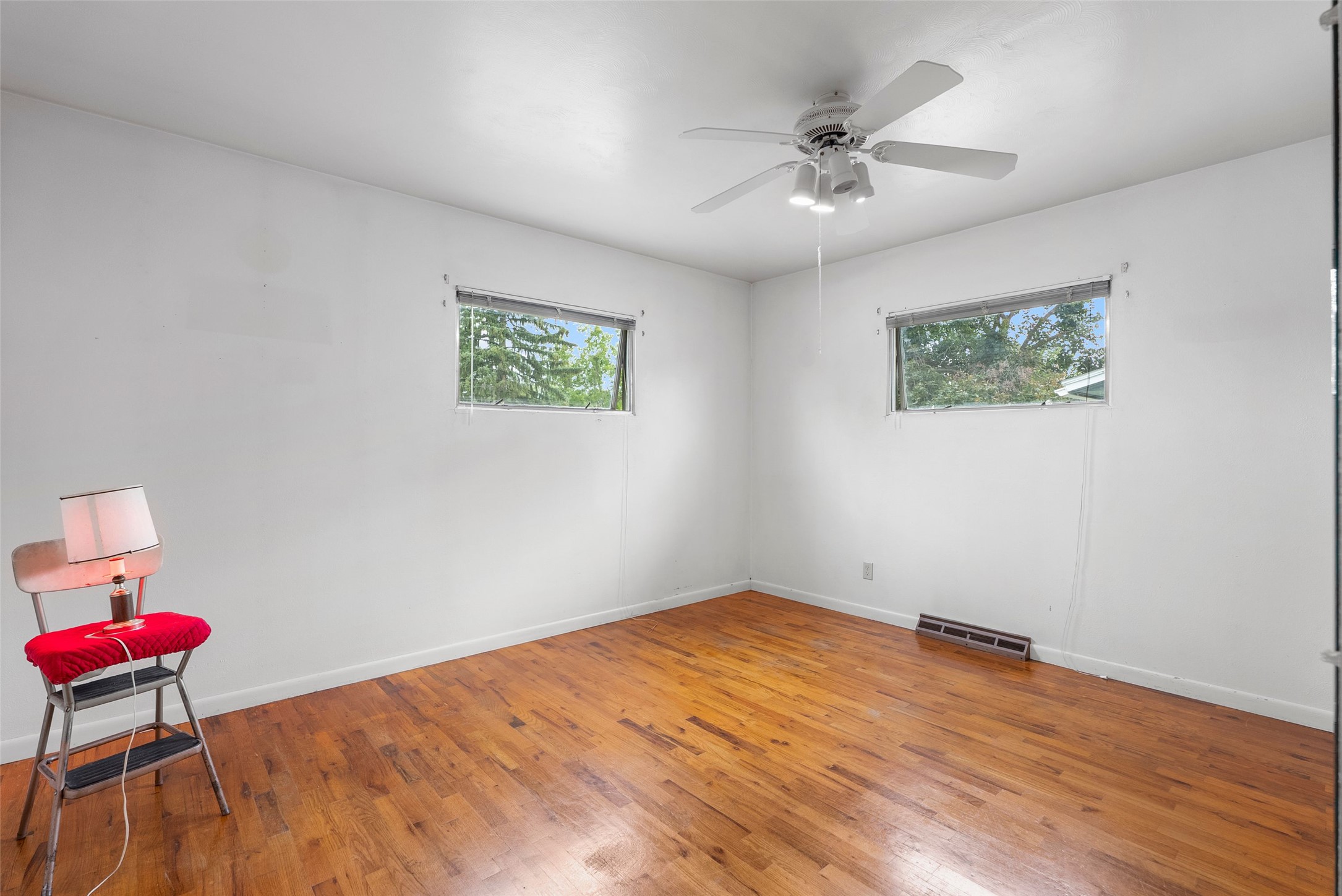 2225 S 8th Street W