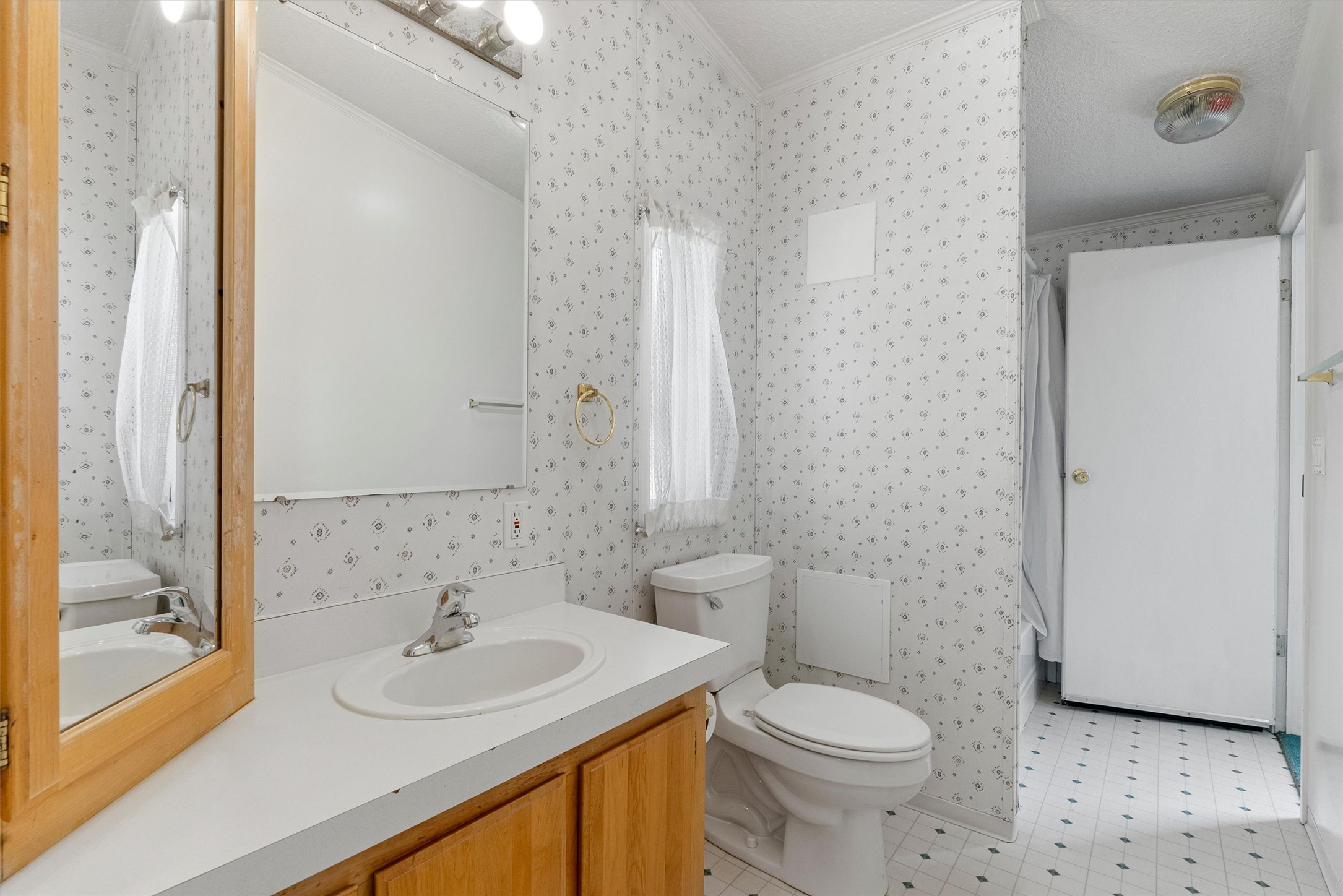 838 Locust Street