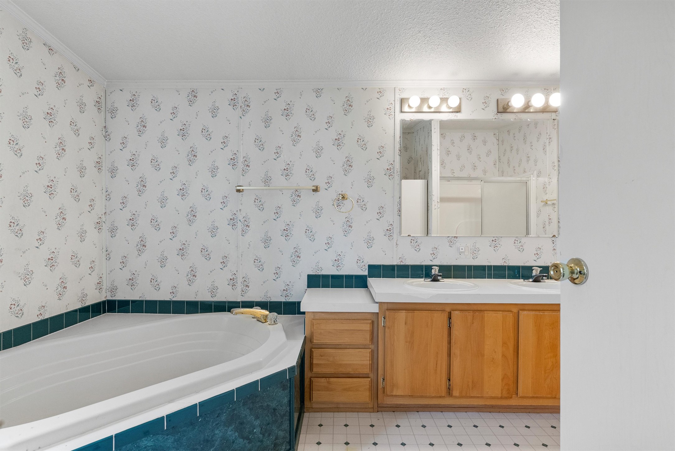 838 Locust Street