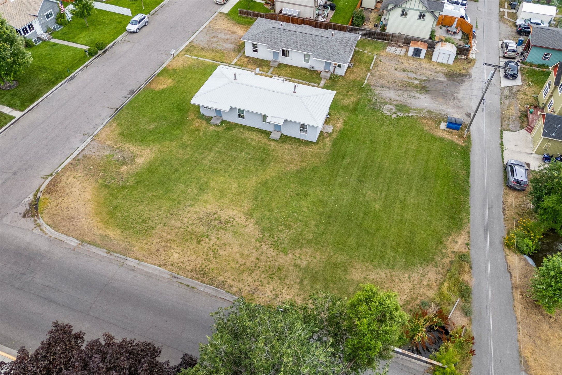 2225/2229 Kensington Avenue