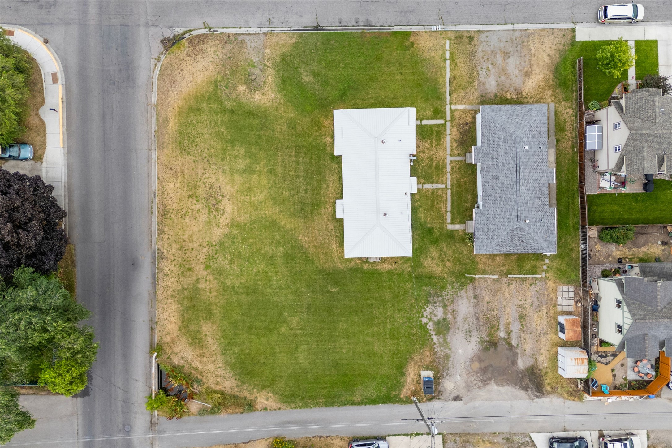 2225/2229 Kensington Avenue