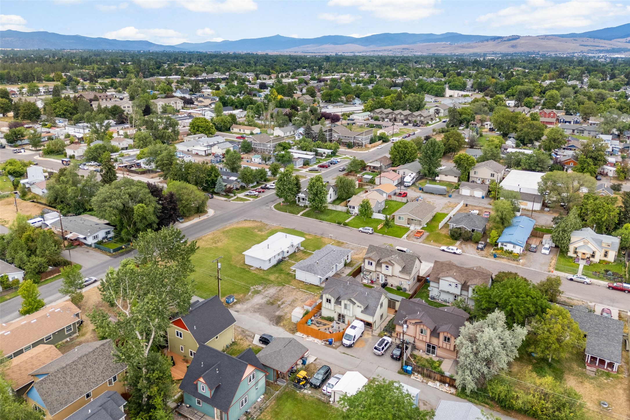 2225/2229 Kensington Avenue