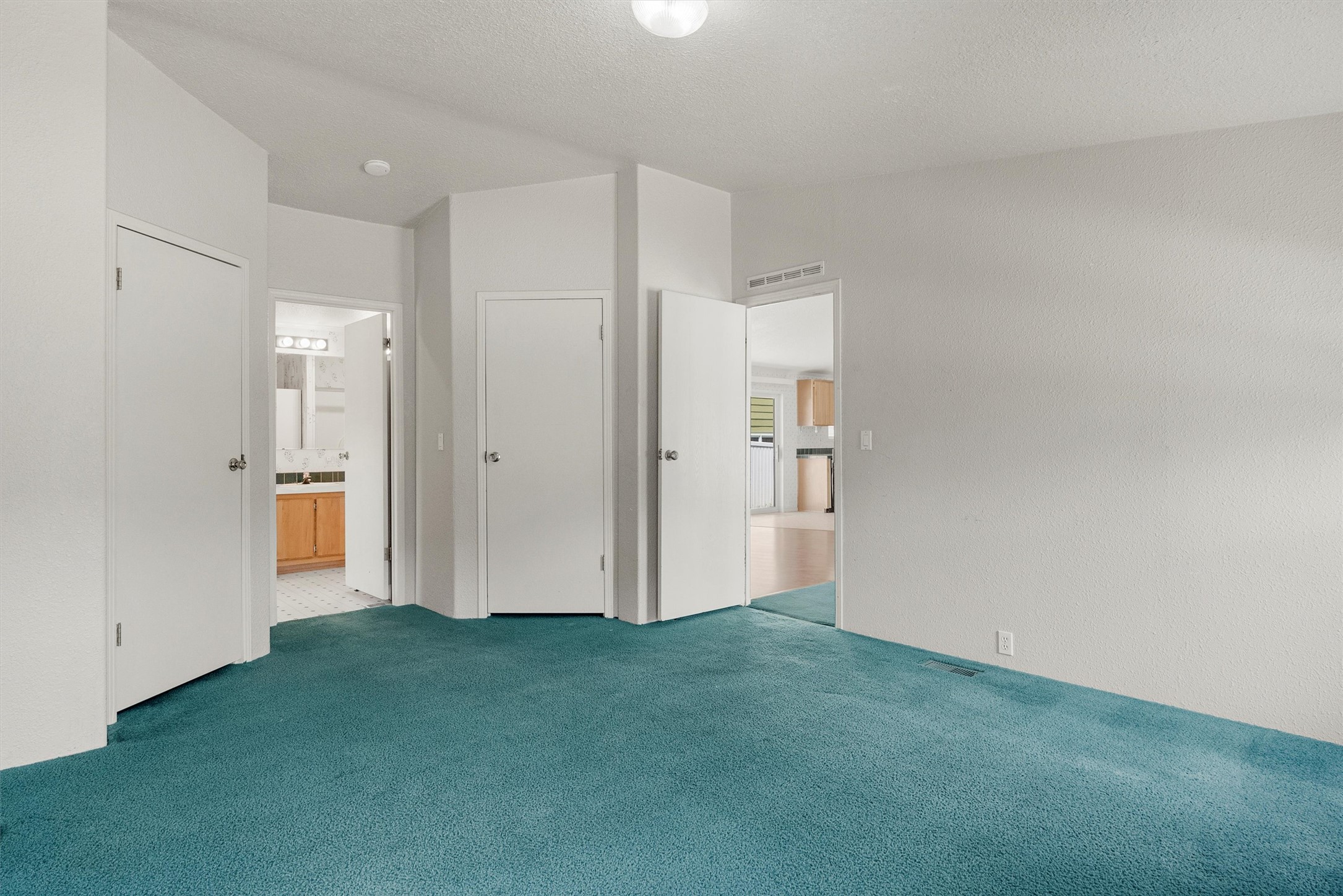 838 Locust Street