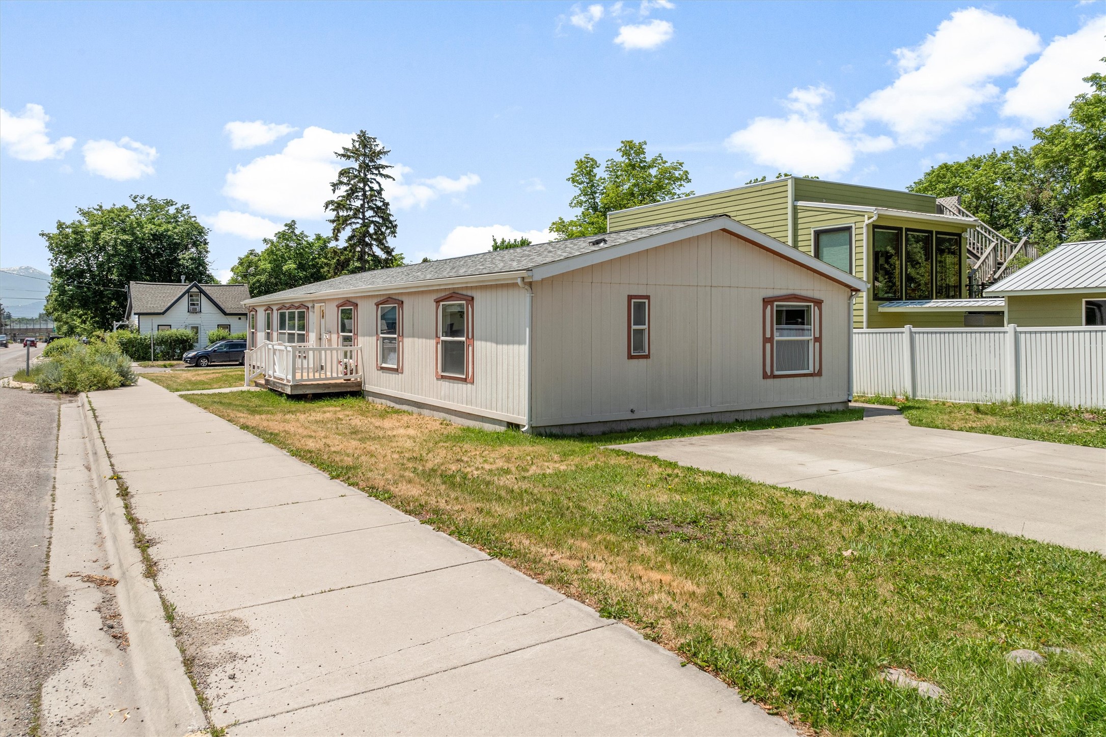 838 Locust Street