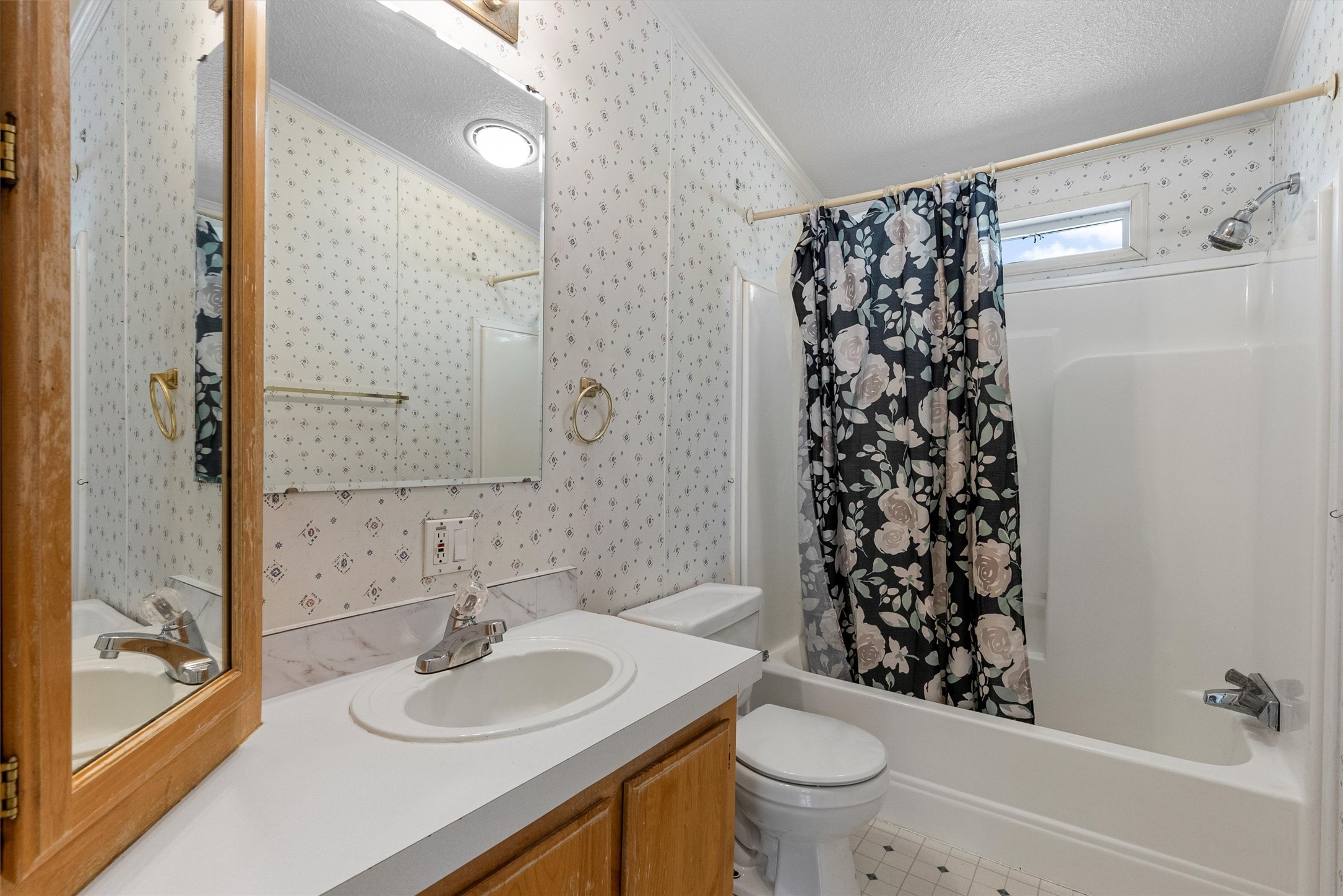 838 Locust Street
