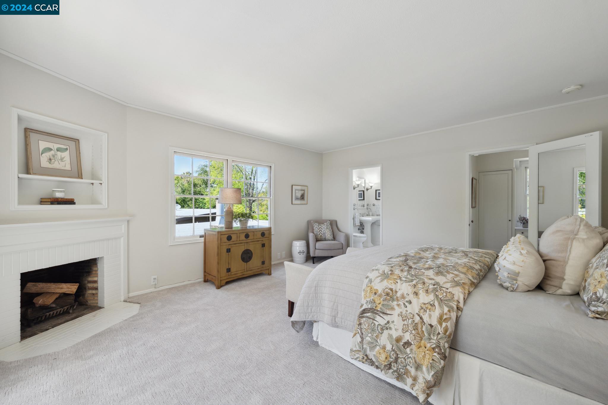 6219 Bullard Dr