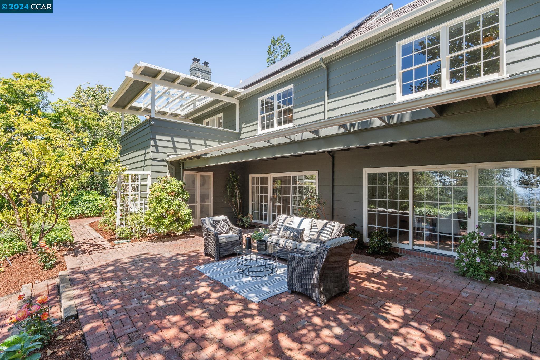 6219 Bullard Dr