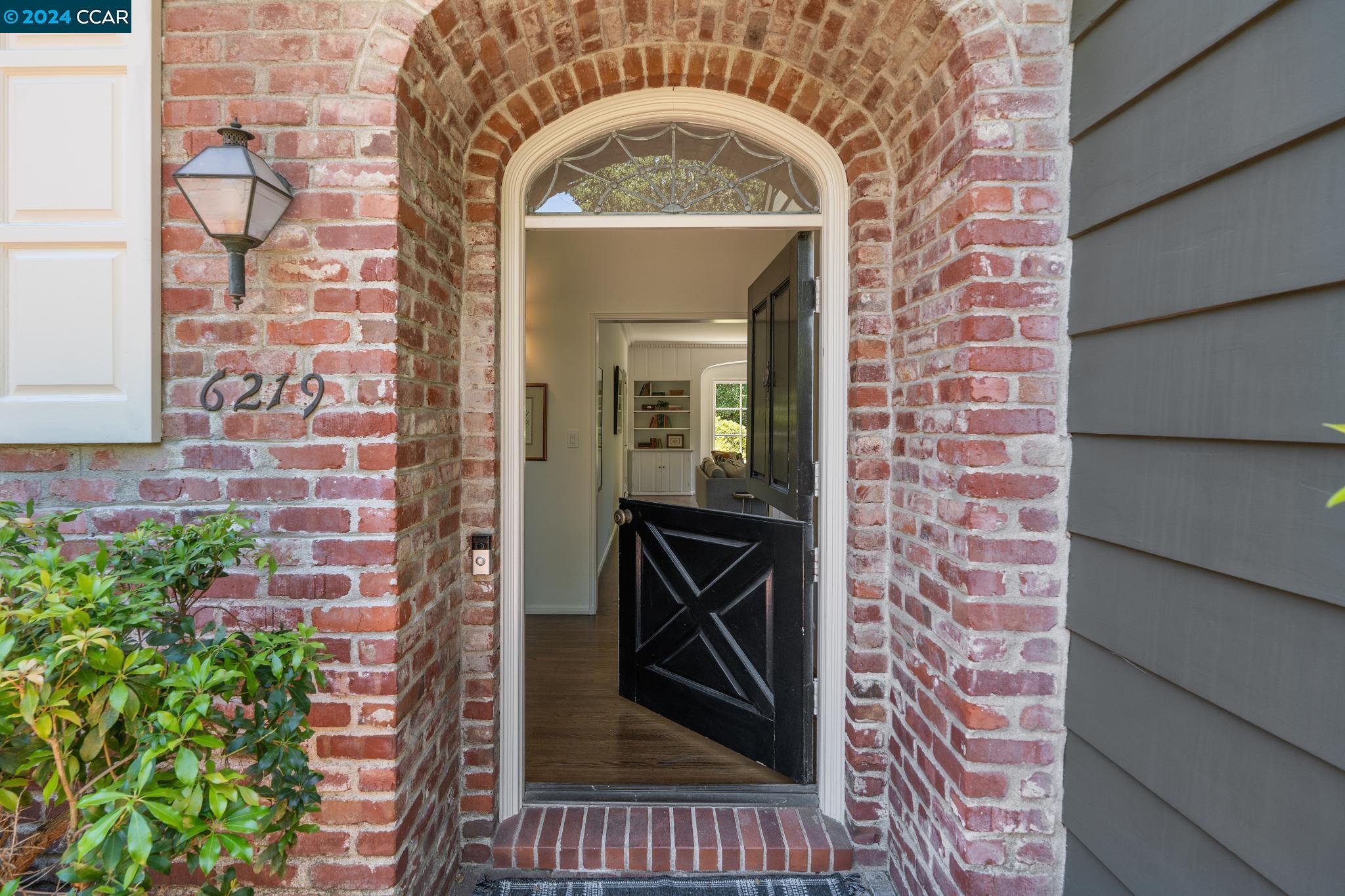6219 Bullard Dr