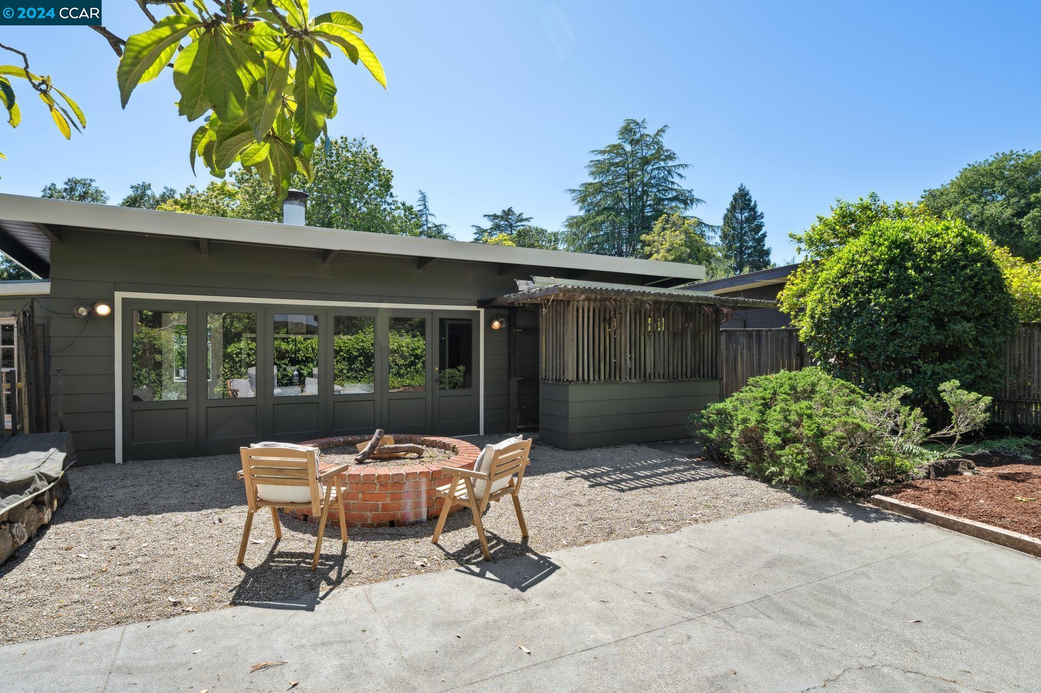 6219 Bullard Dr