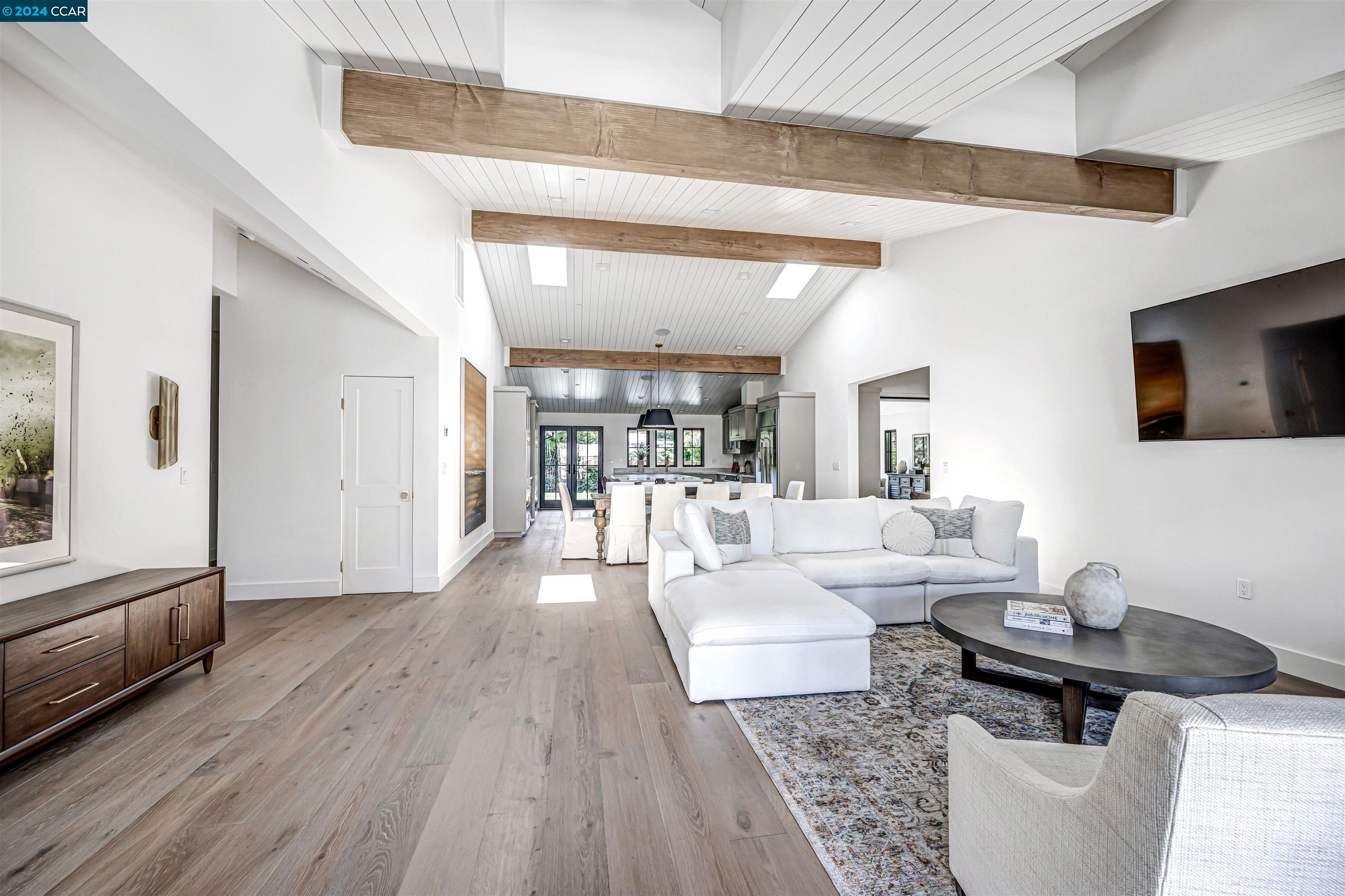 3369 N Lucille Ln