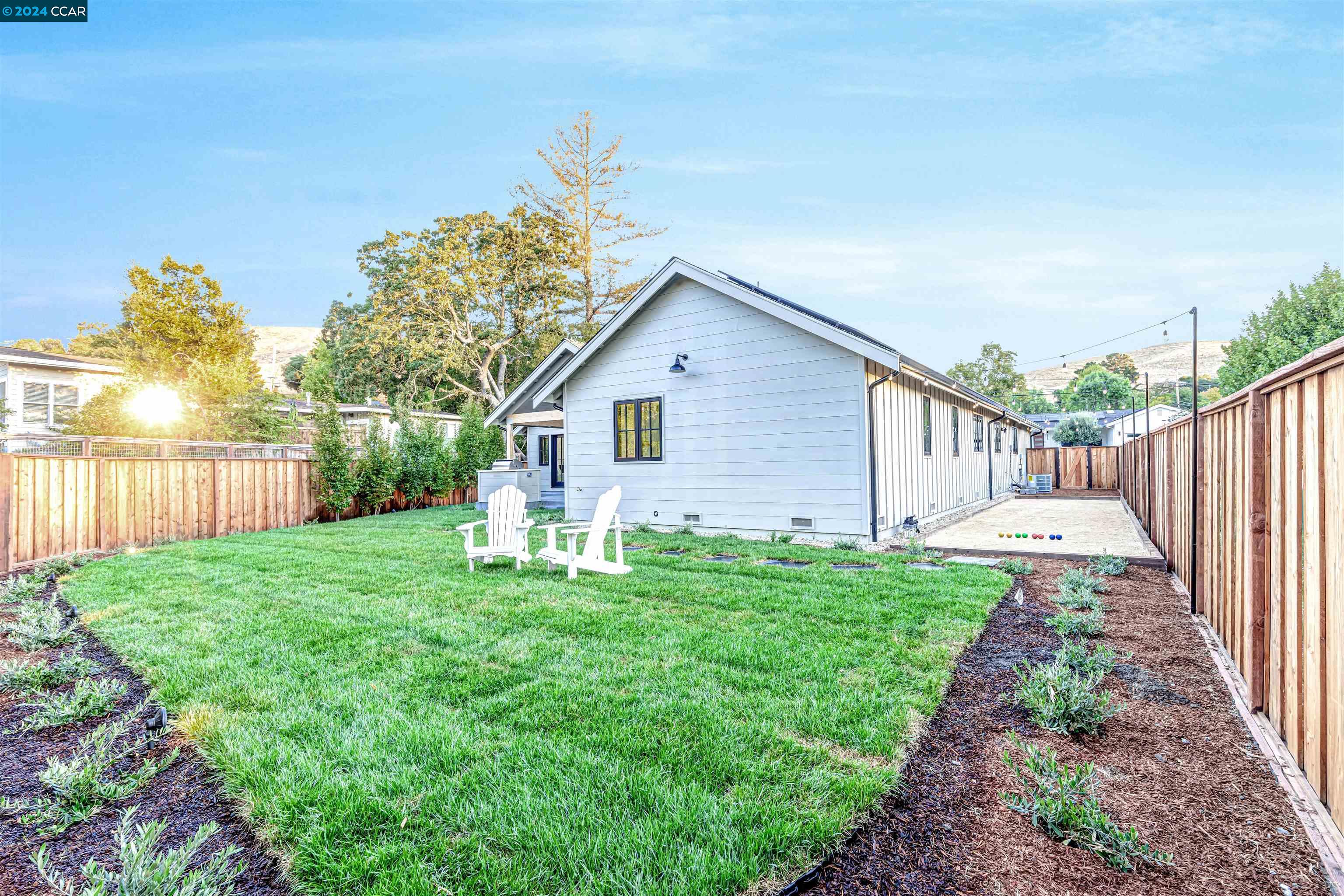 3369 N Lucille Ln