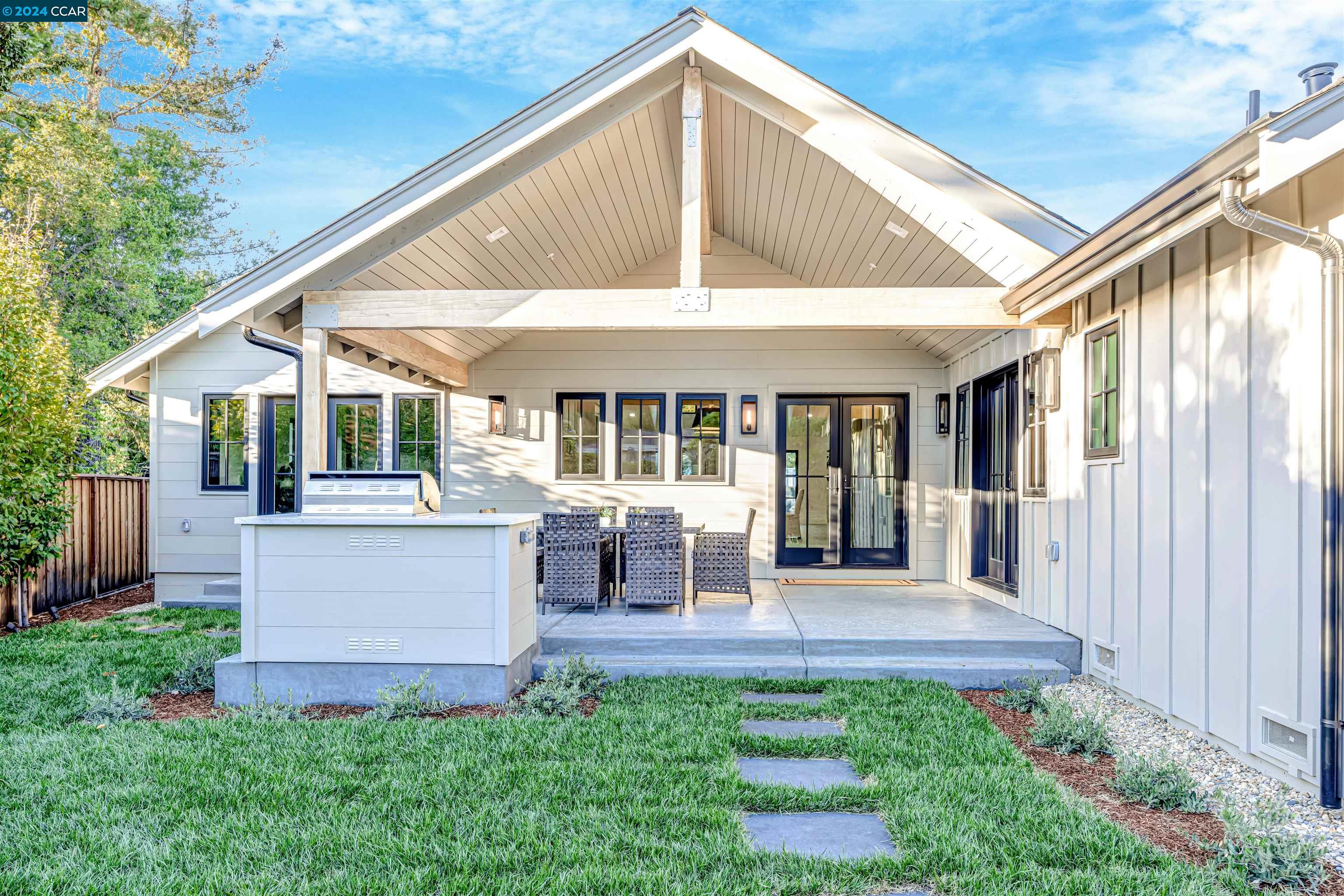 3369 N Lucille Ln