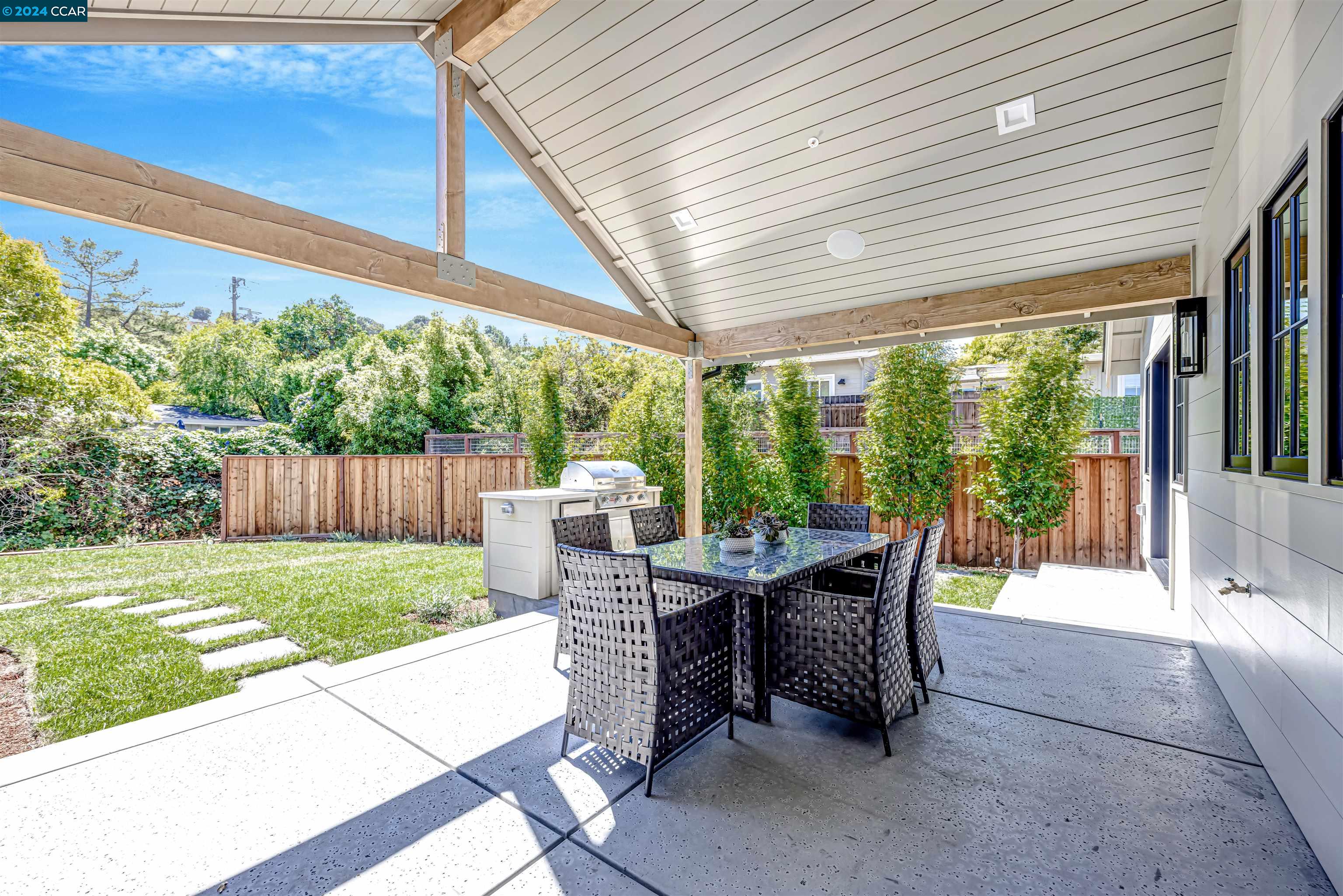 3369 N Lucille Ln