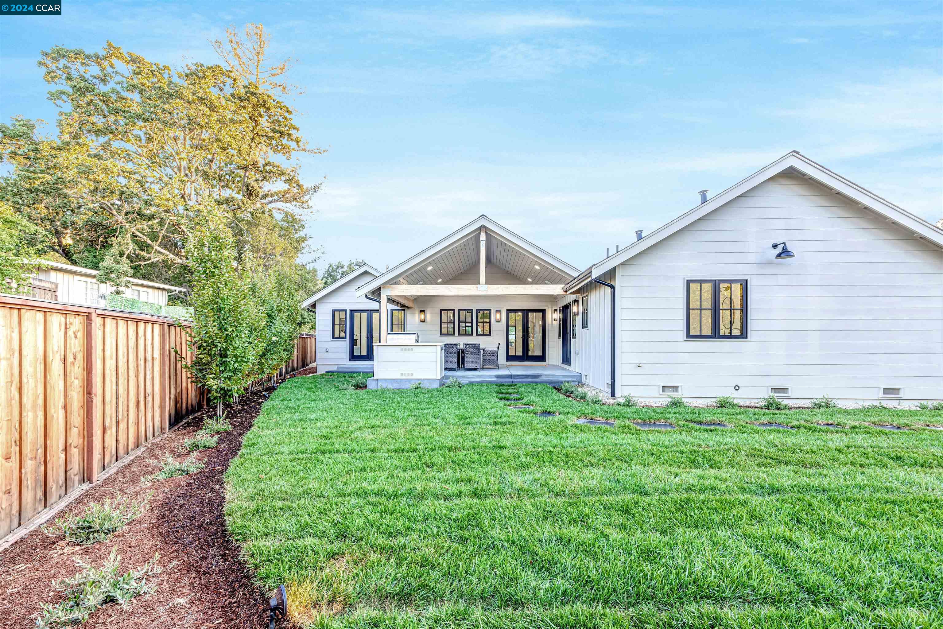 3369 N Lucille Ln