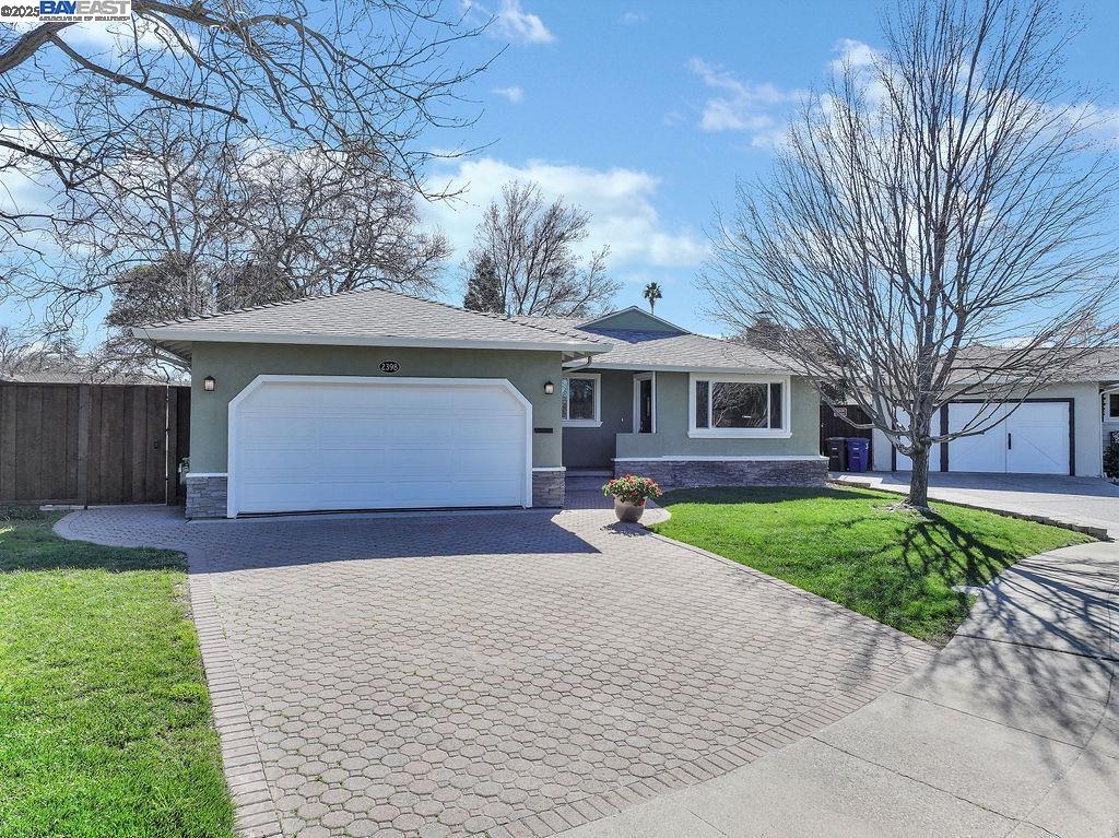 2398 Eugene Ct