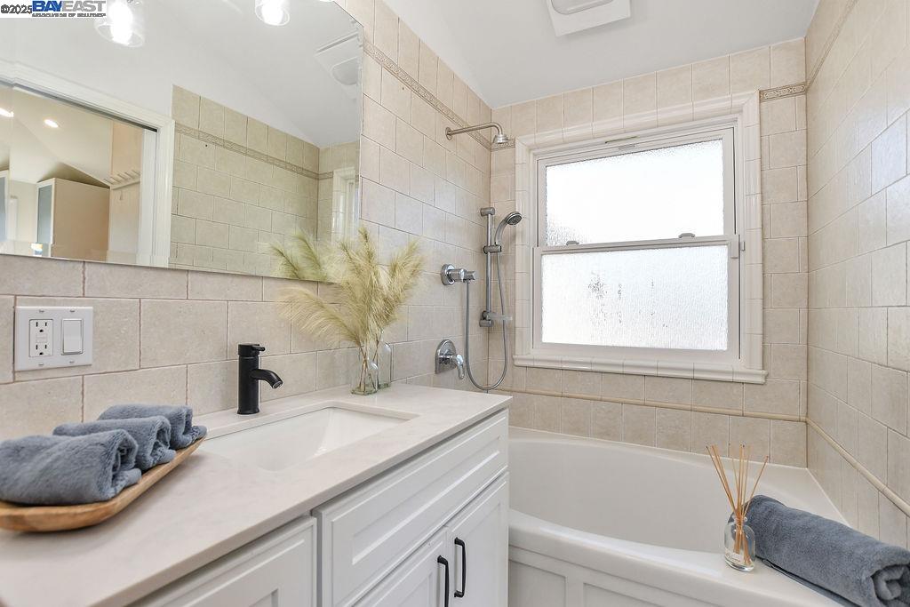 2398 Eugene Ct