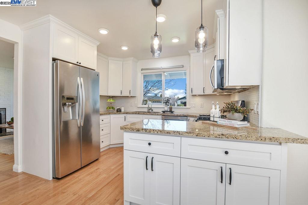 2398 Eugene Ct