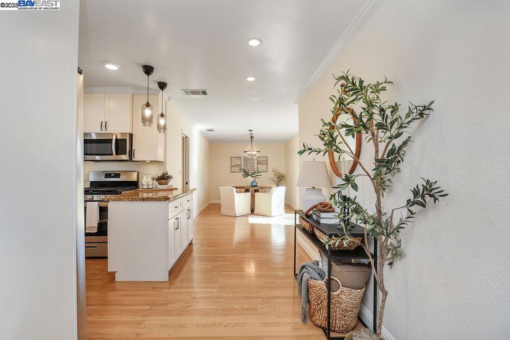 2398 Eugene Ct