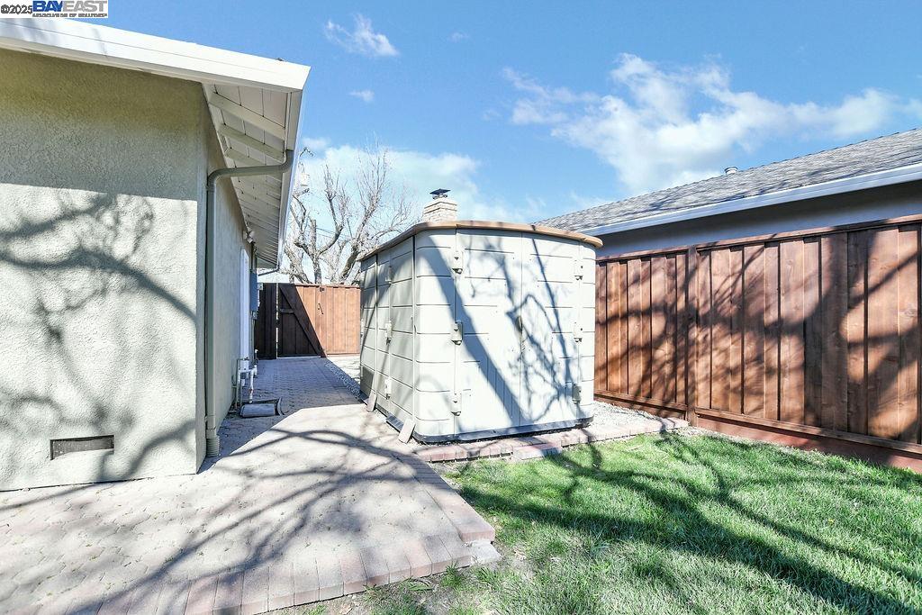 2398 Eugene Ct