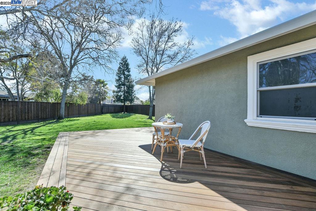 2398 Eugene Ct