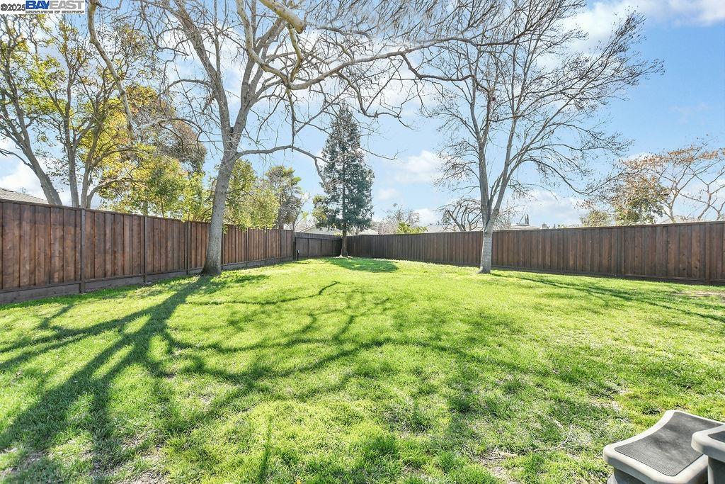 2398 Eugene Ct
