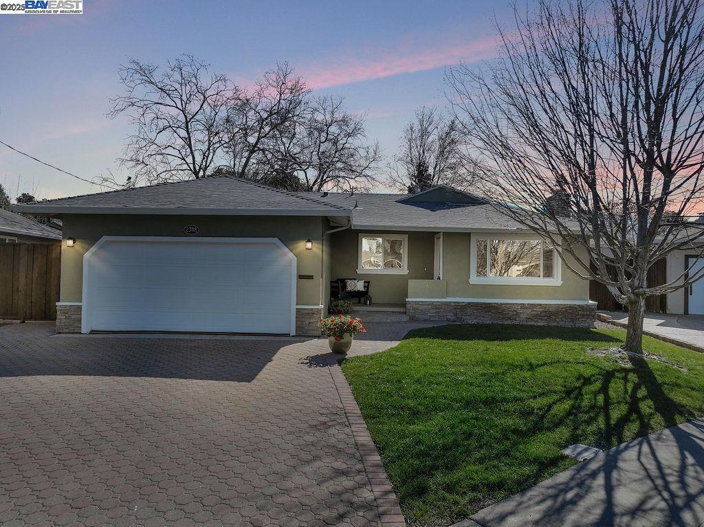 2398 Eugene Ct