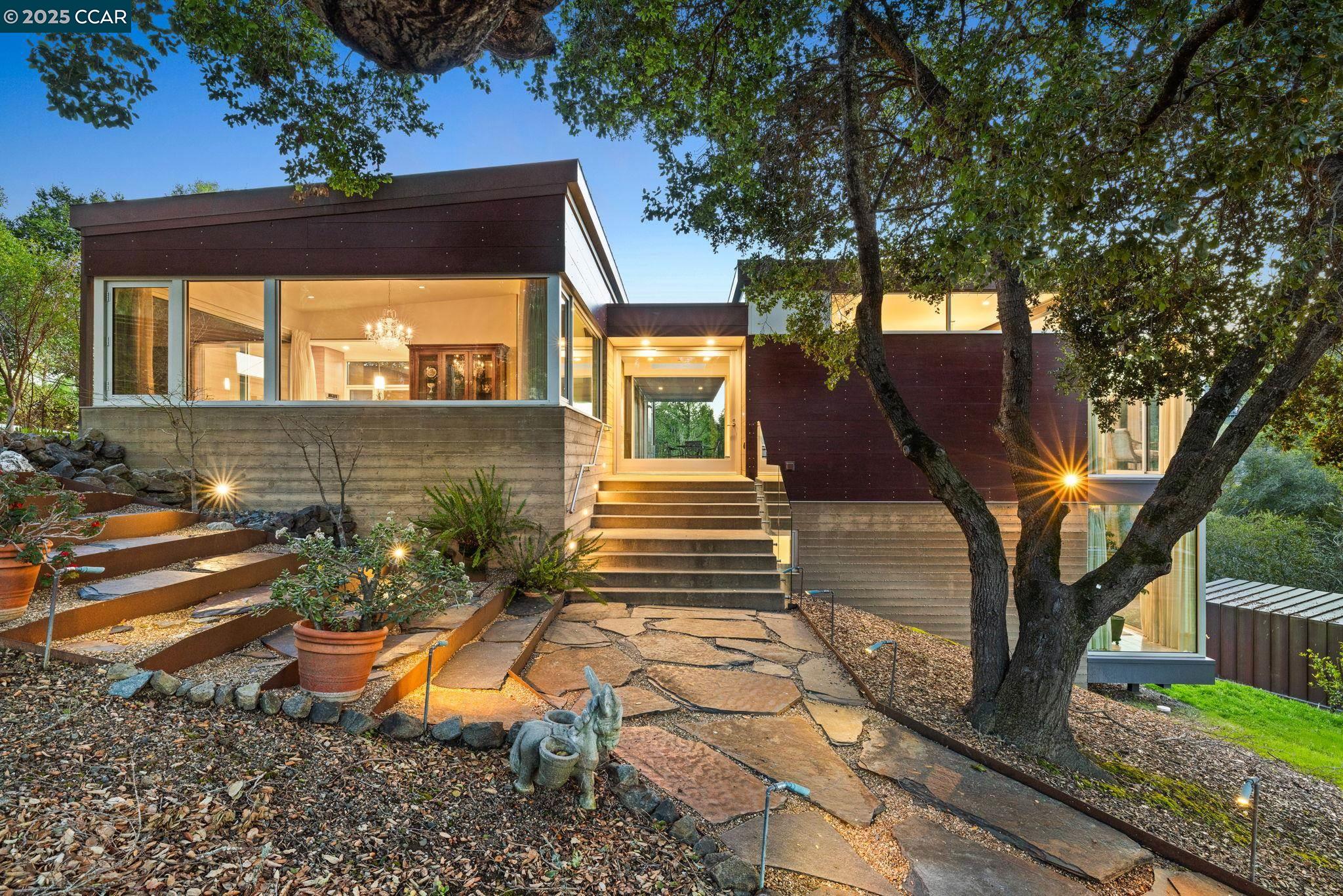 2 Crane Ct