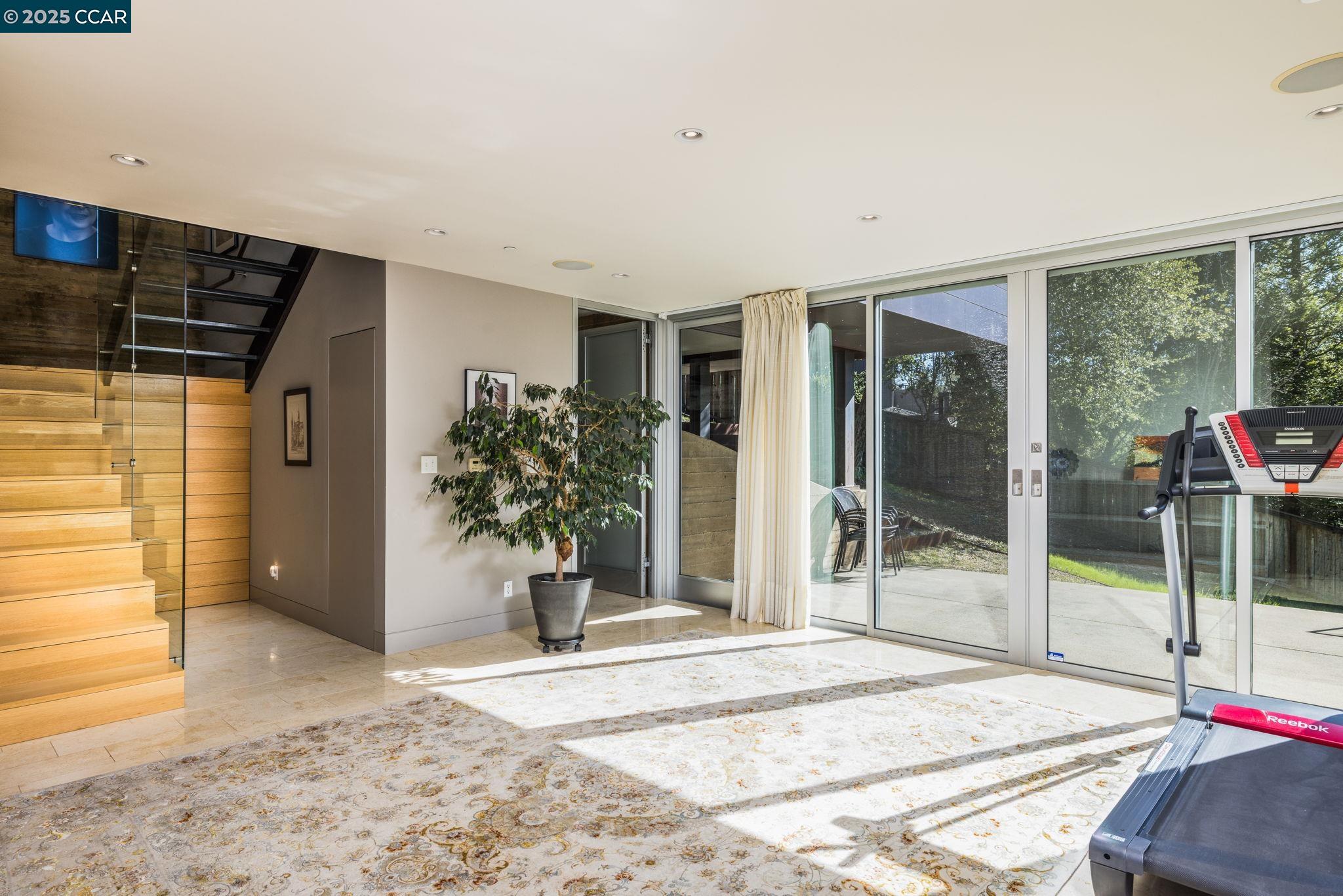 2 Crane Ct