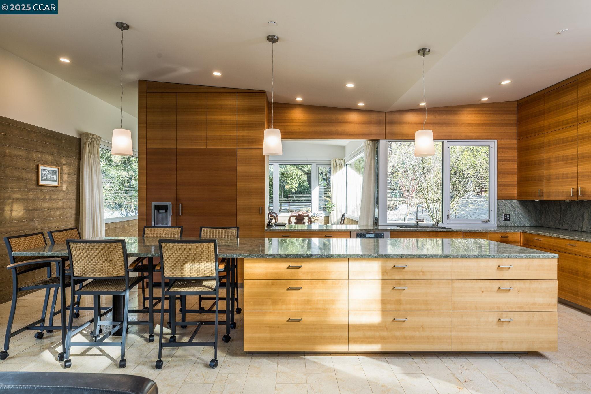 2 Crane Ct
