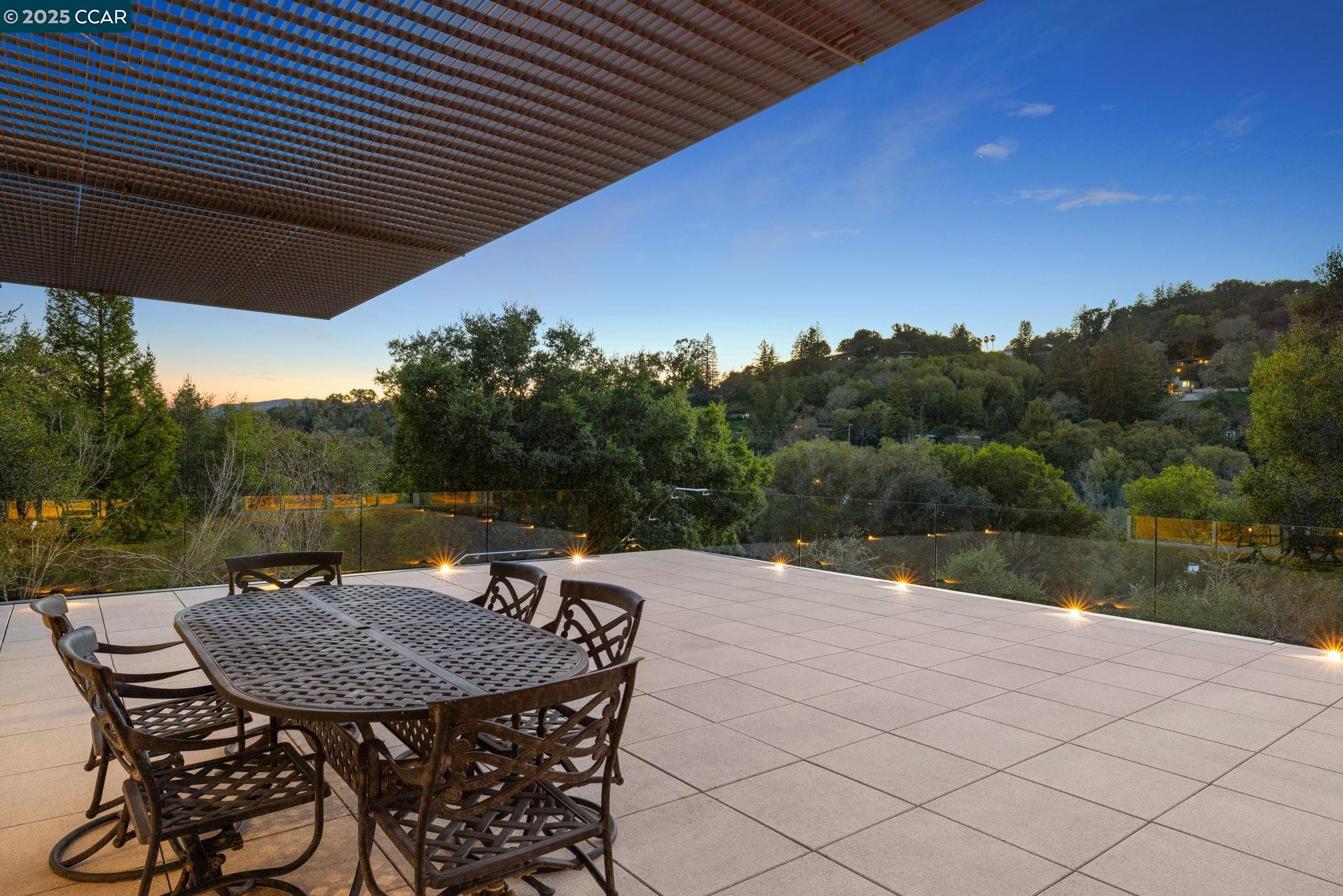 2 Crane Ct