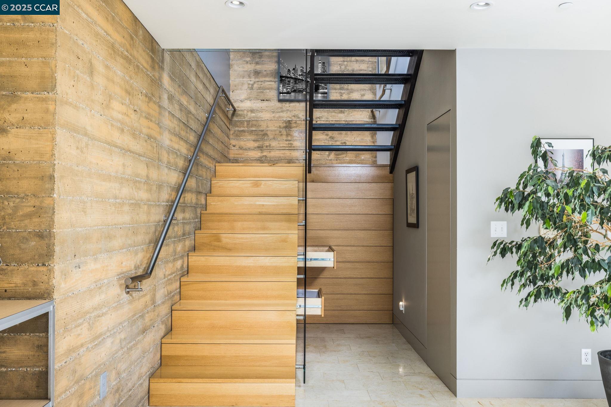 2 Crane Ct