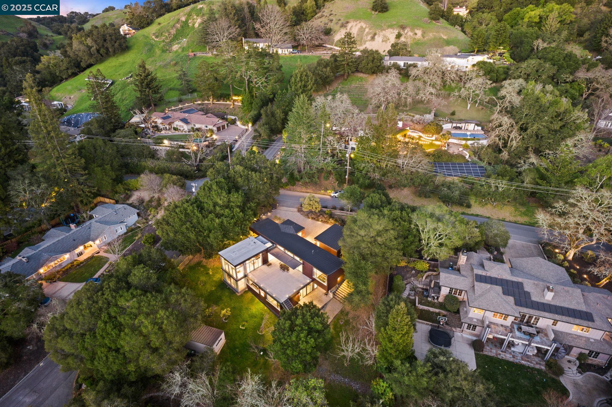 2 Crane Ct