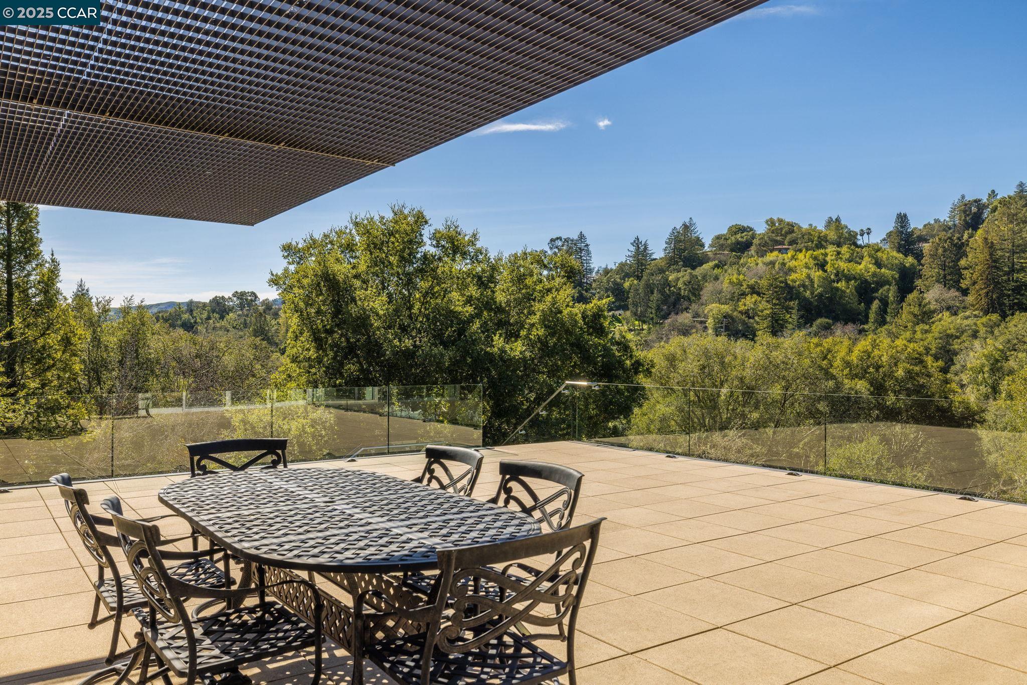 2 Crane Ct