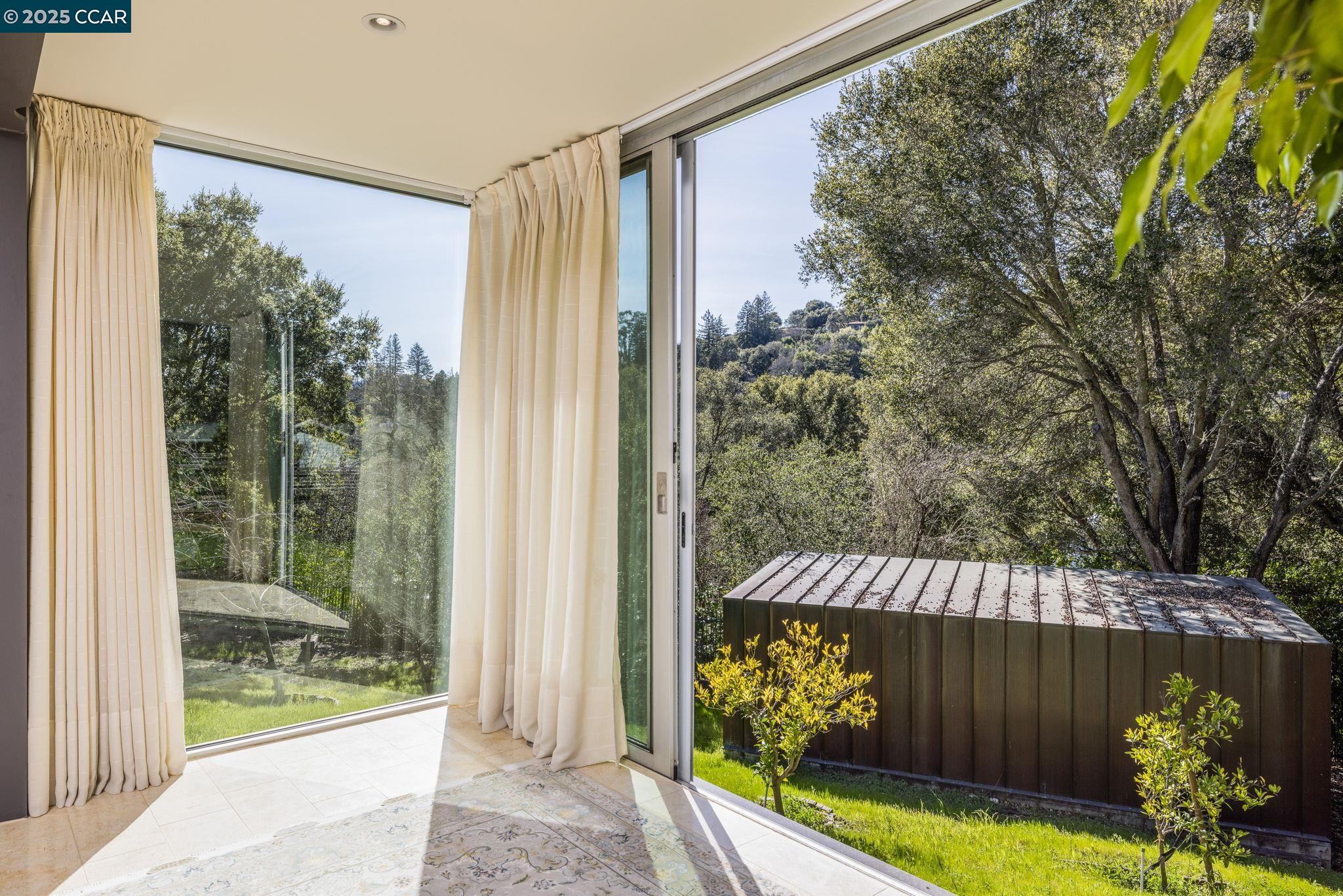 2 Crane Ct