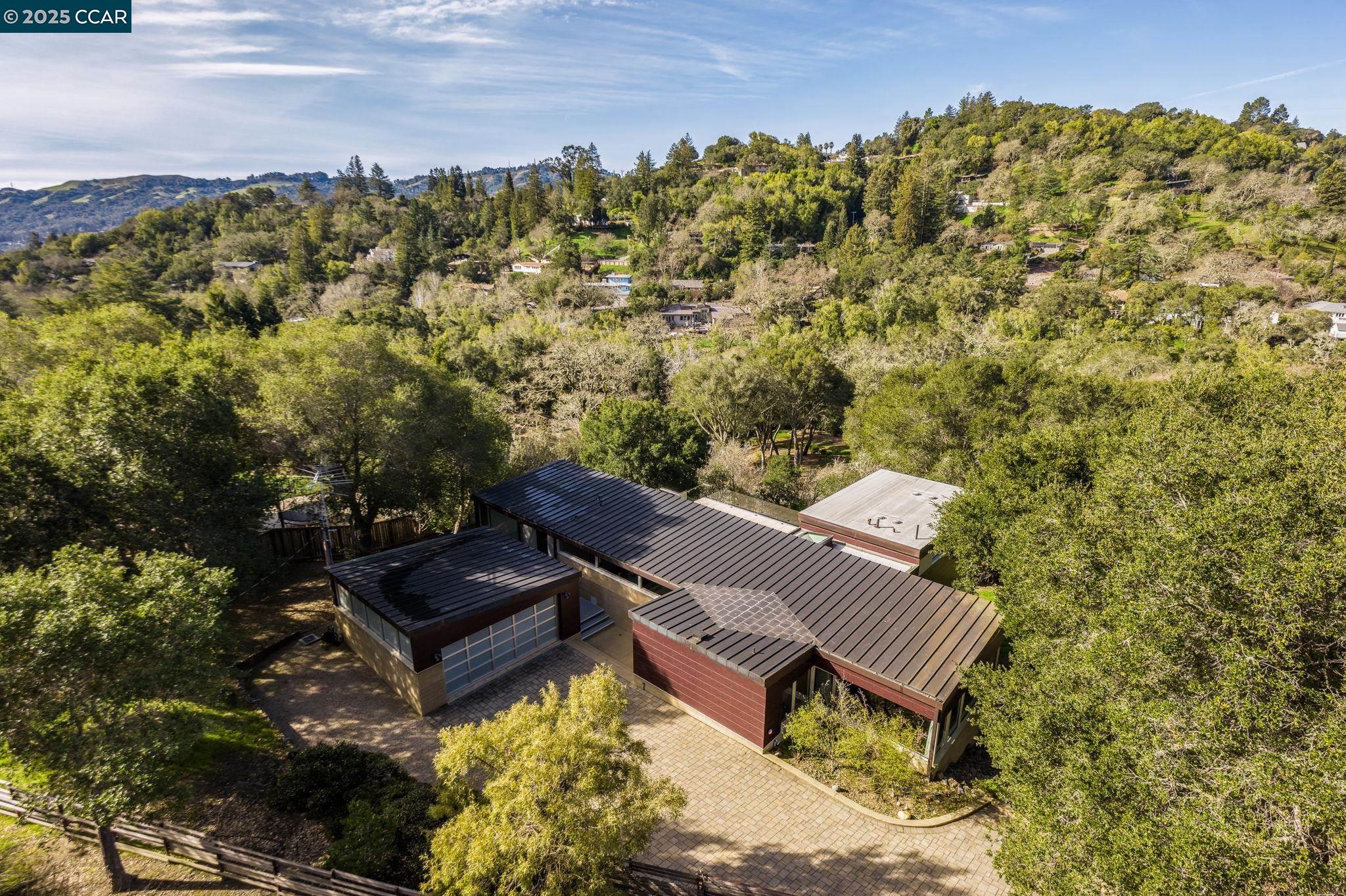 2 Crane Ct