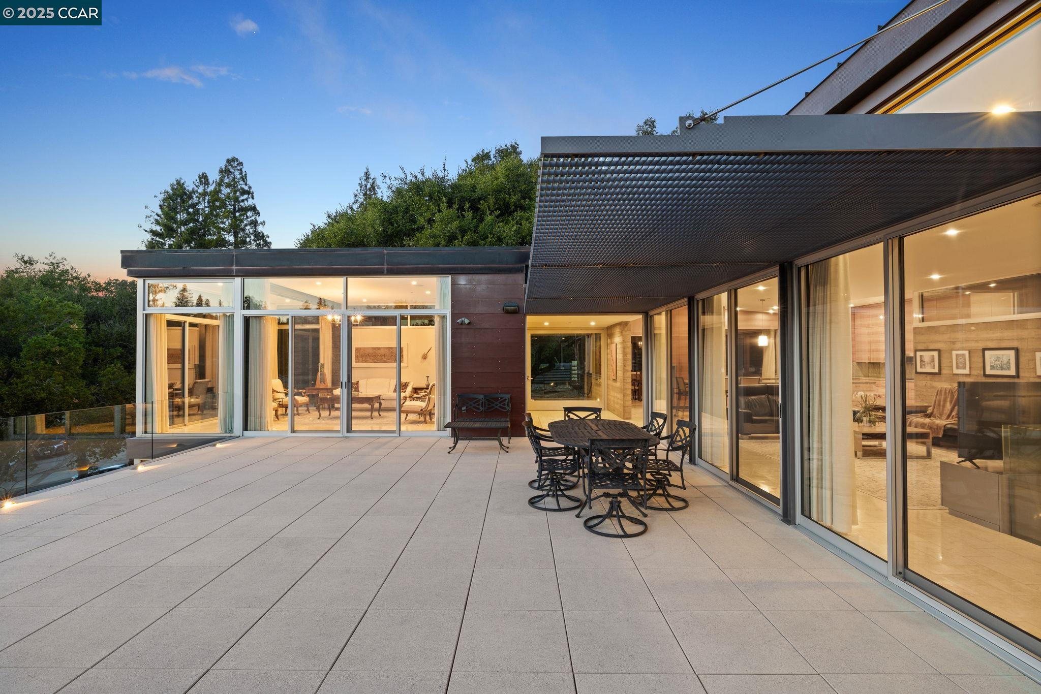 2 Crane Ct