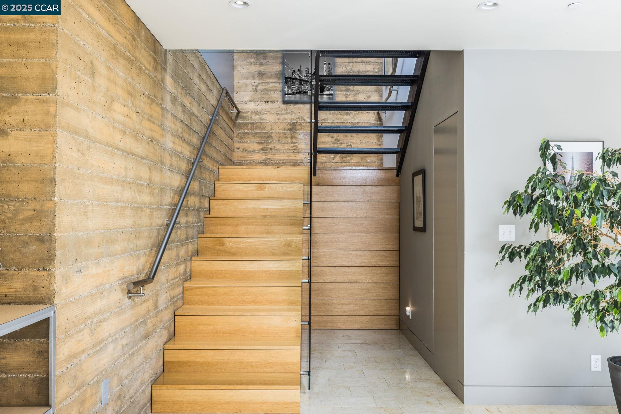 2 Crane Ct
