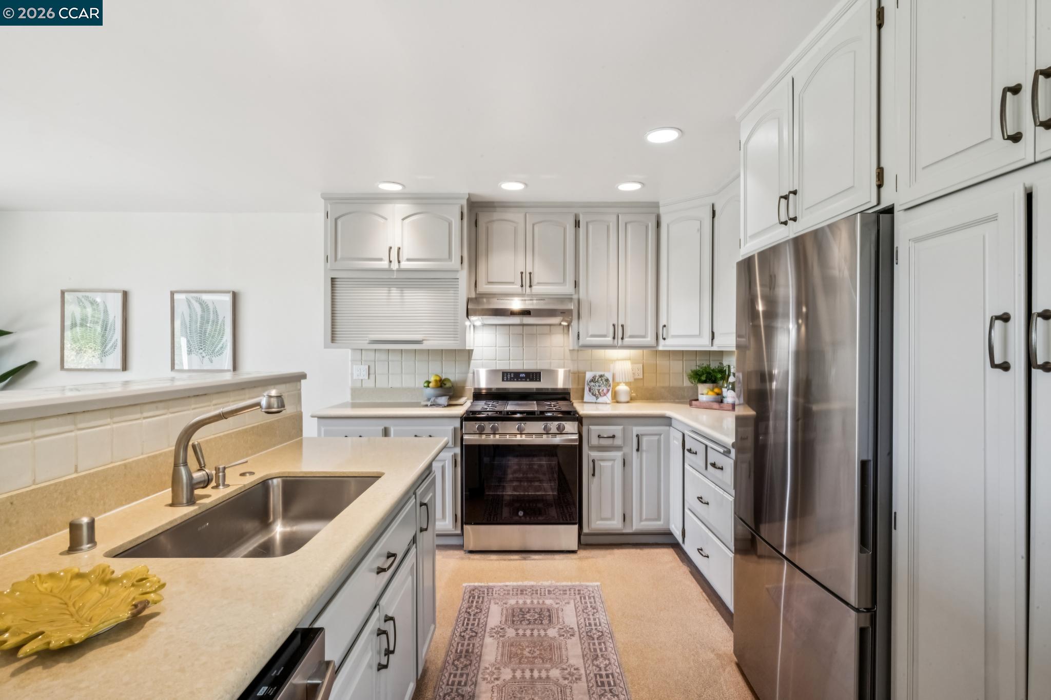 220 Grover Ln