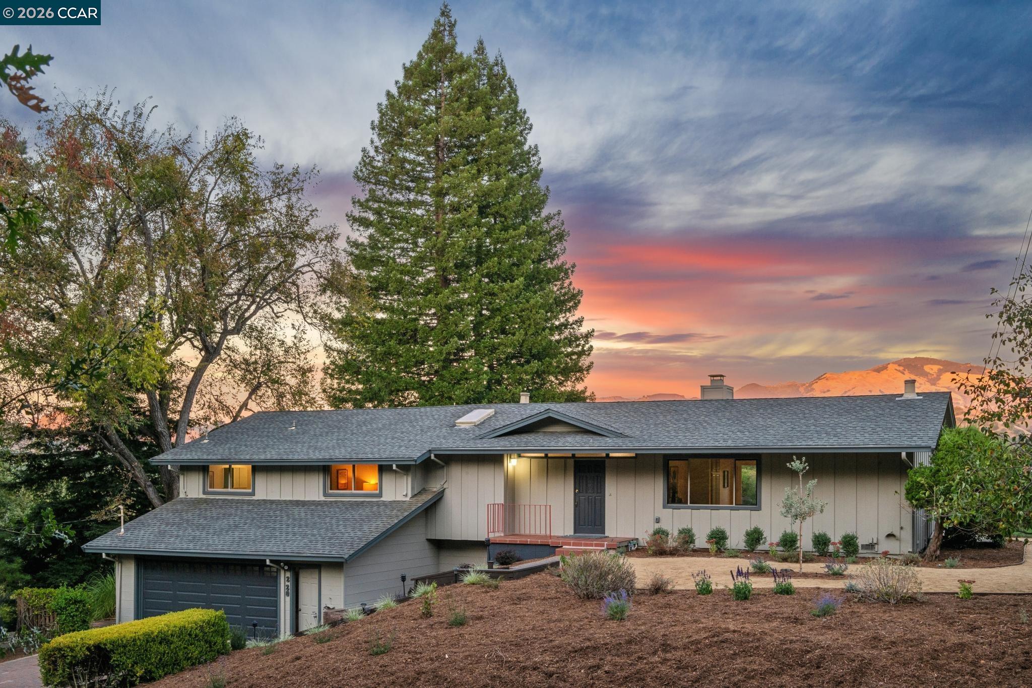220 Grover Ln