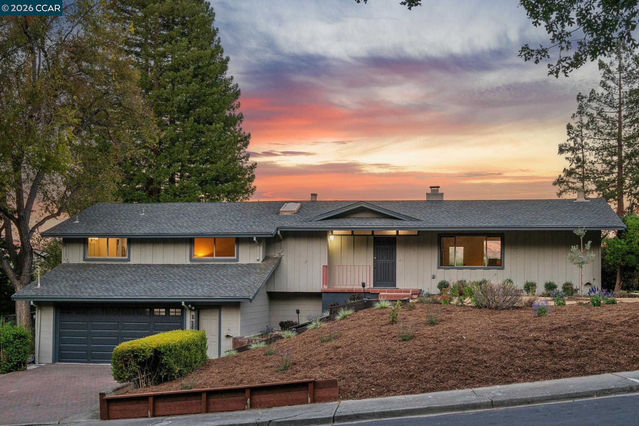 220 Grover Ln