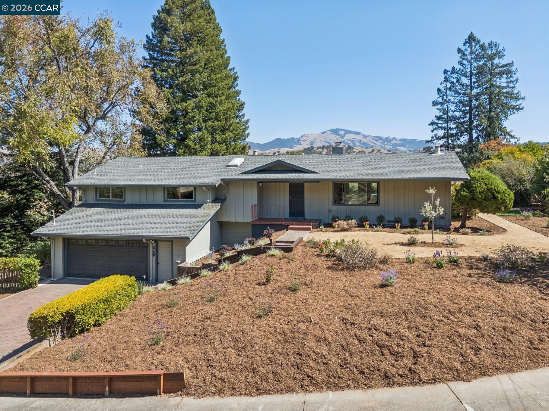 220 Grover Ln