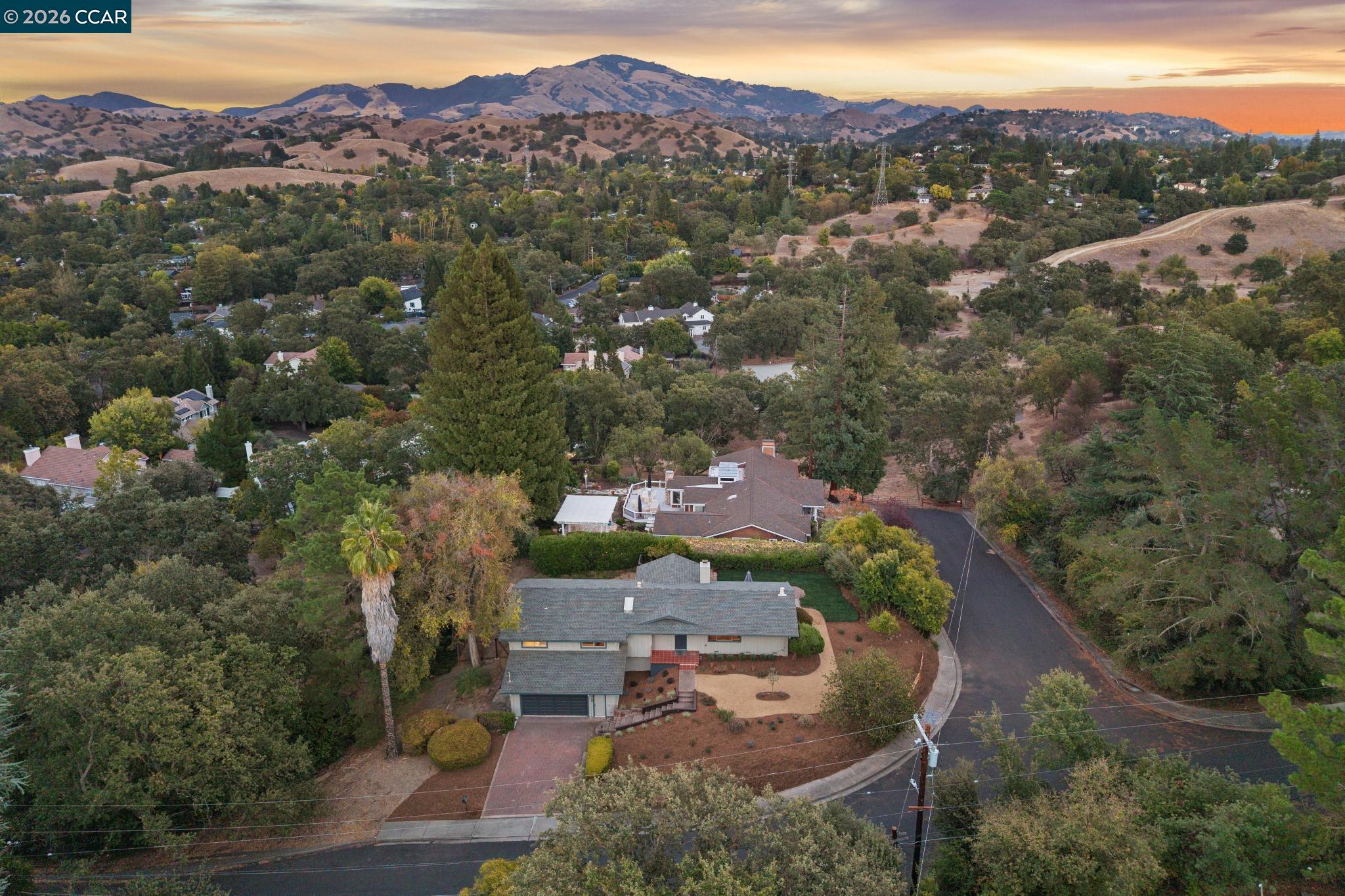220 Grover Ln