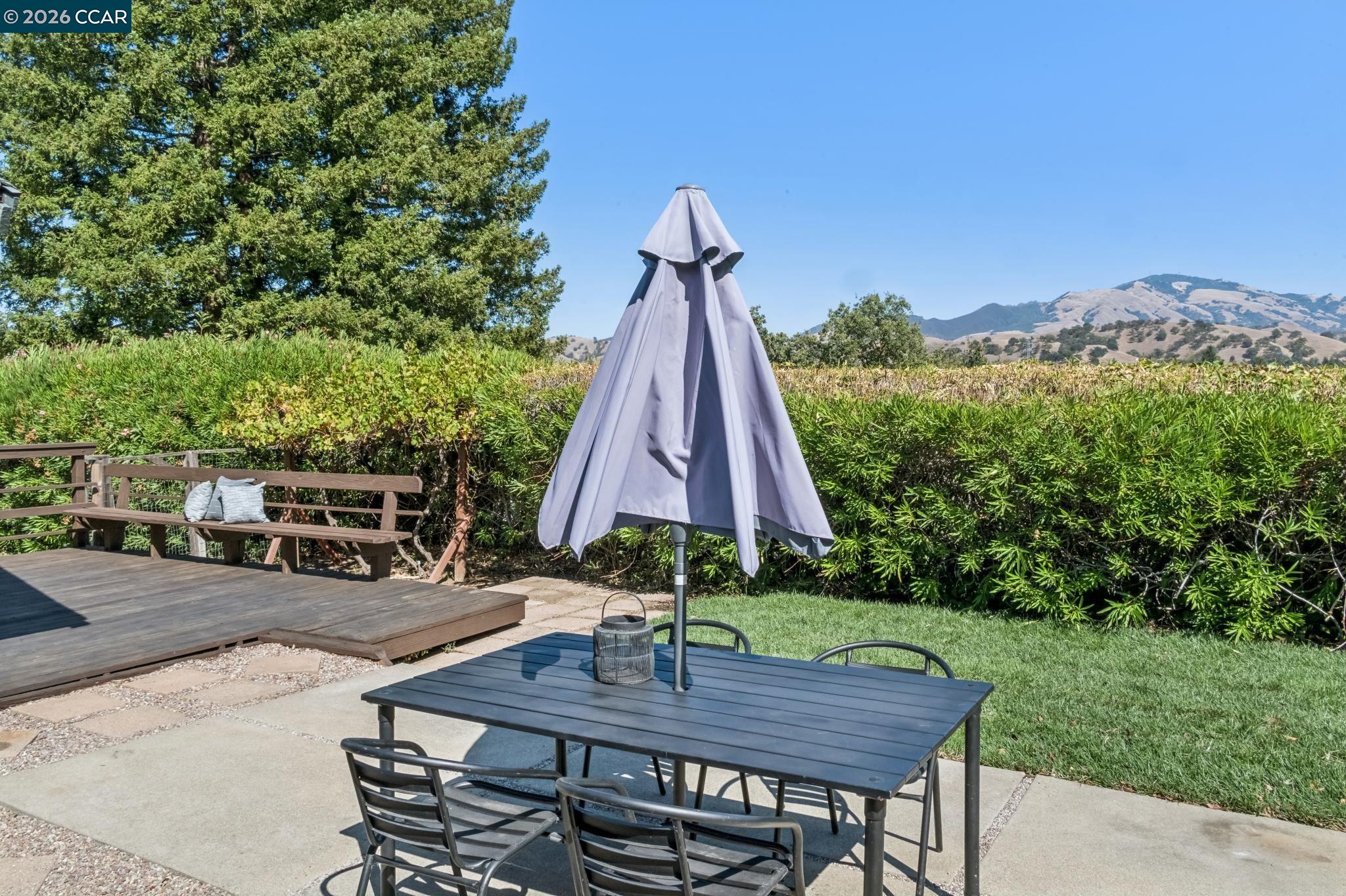 220 Grover Ln