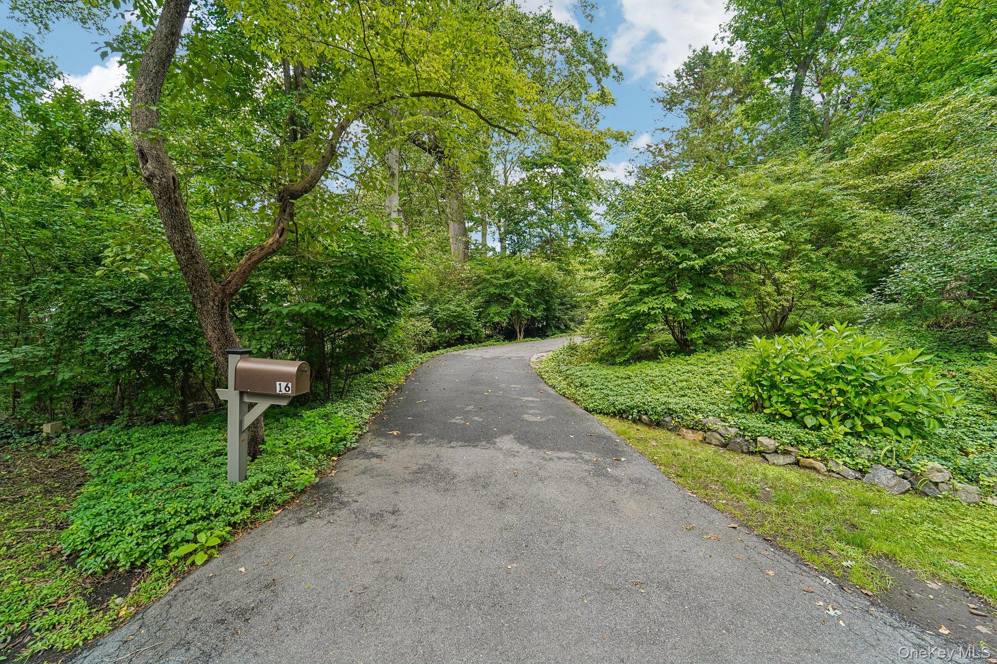 16 Edgewood Drive