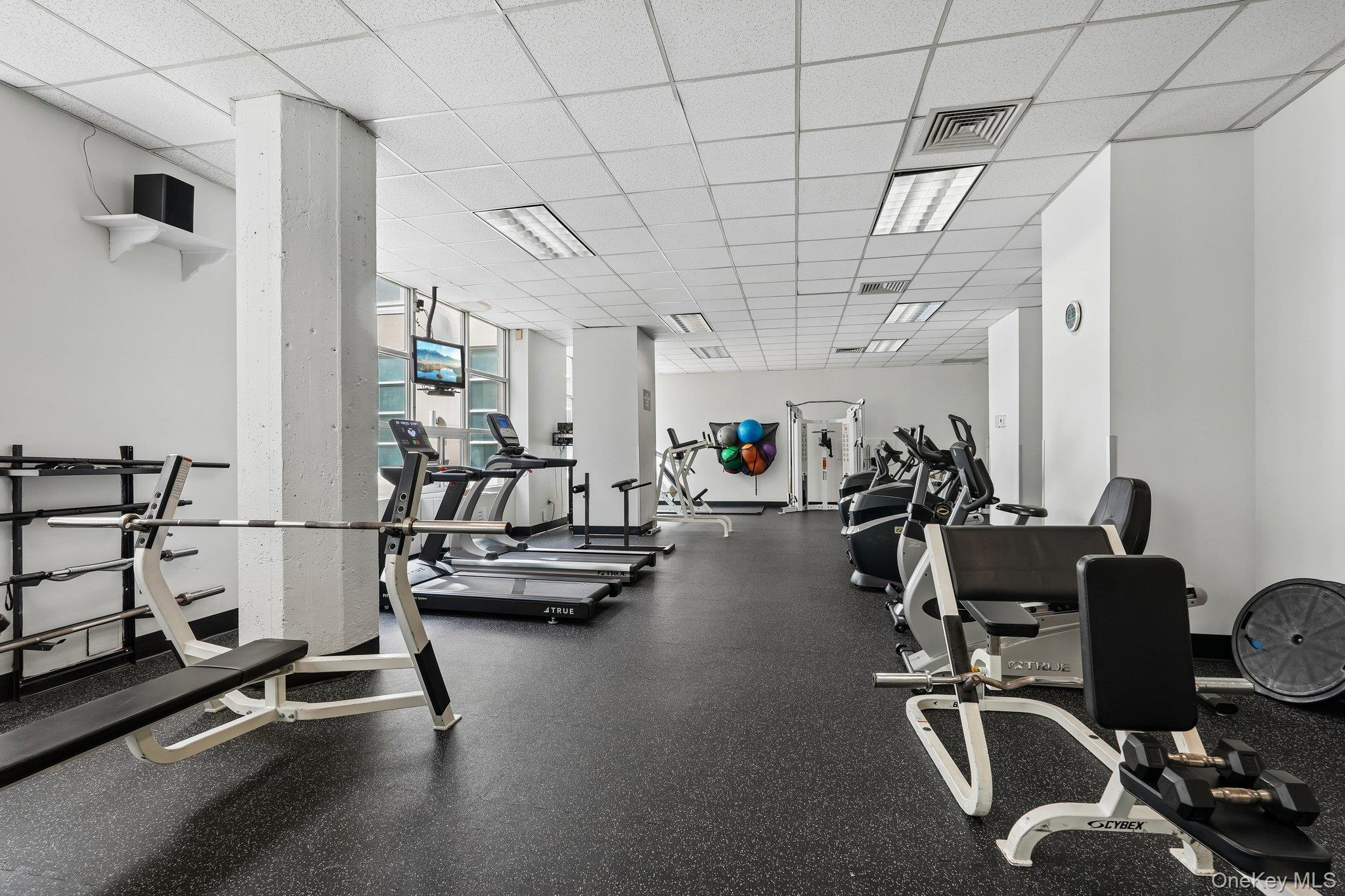 1 Landmark Square Unit: 413
