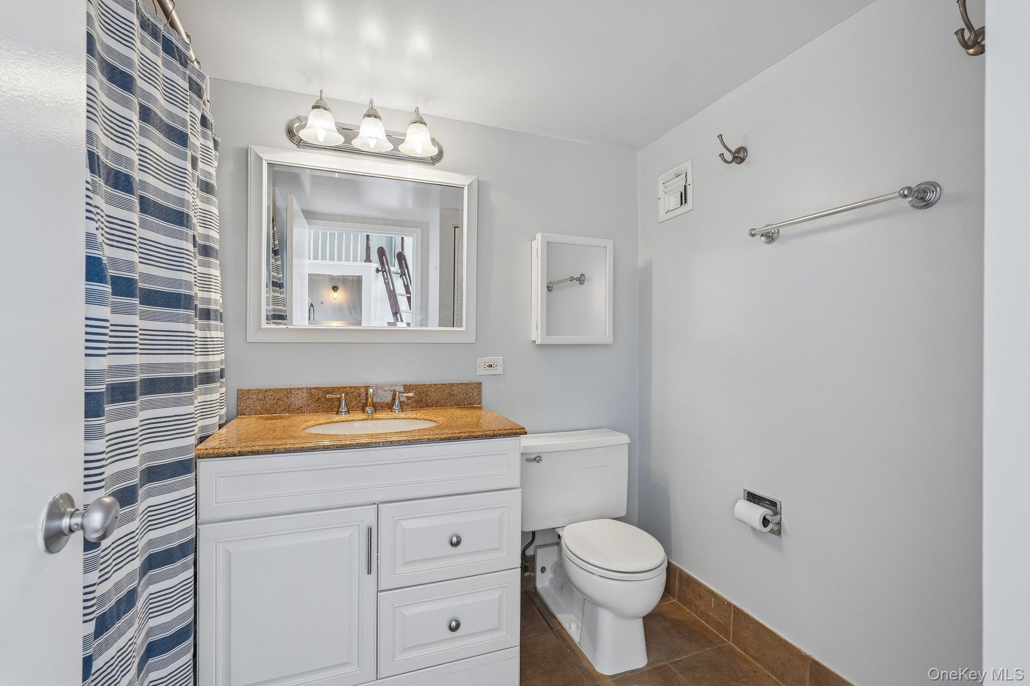 1 Landmark Square Unit: 413