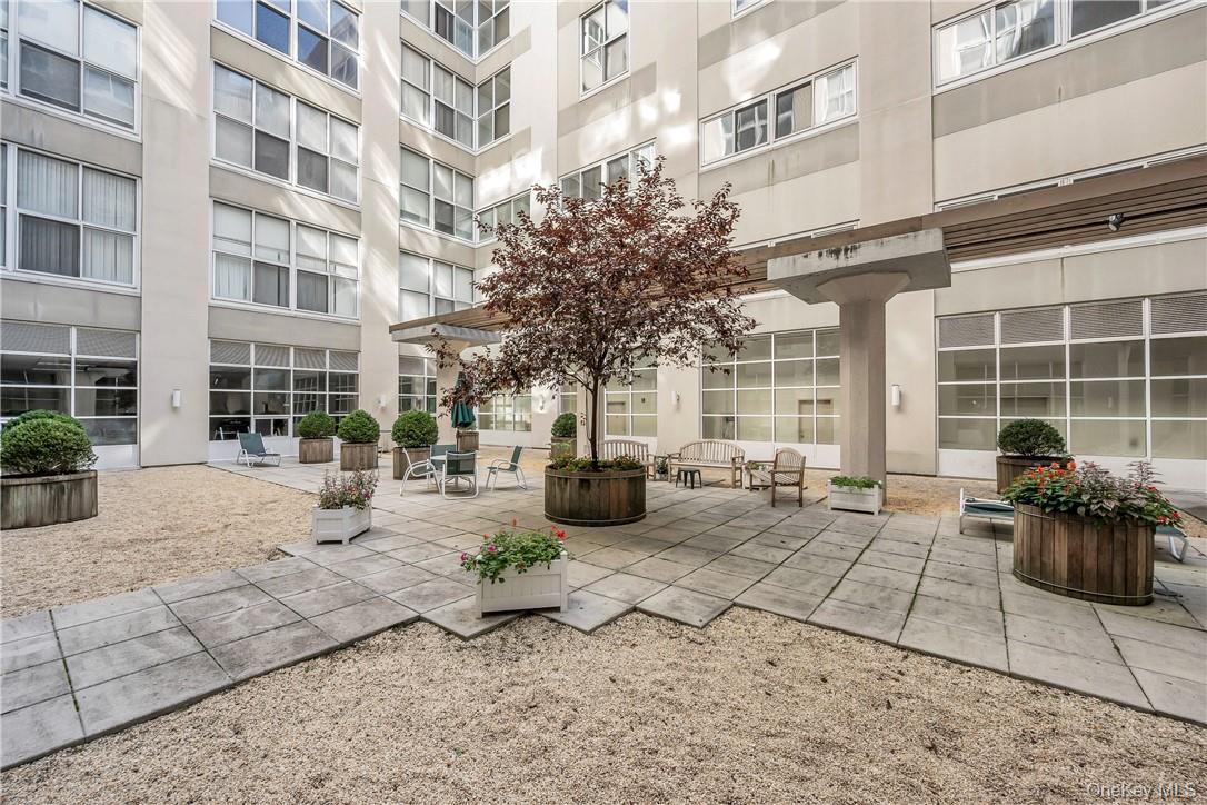 1 Landmark Square Unit: 413